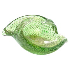 Plat en verre de Murano soufflé à la main du milieu du siècle dernier, vert citron avec détails bullicante