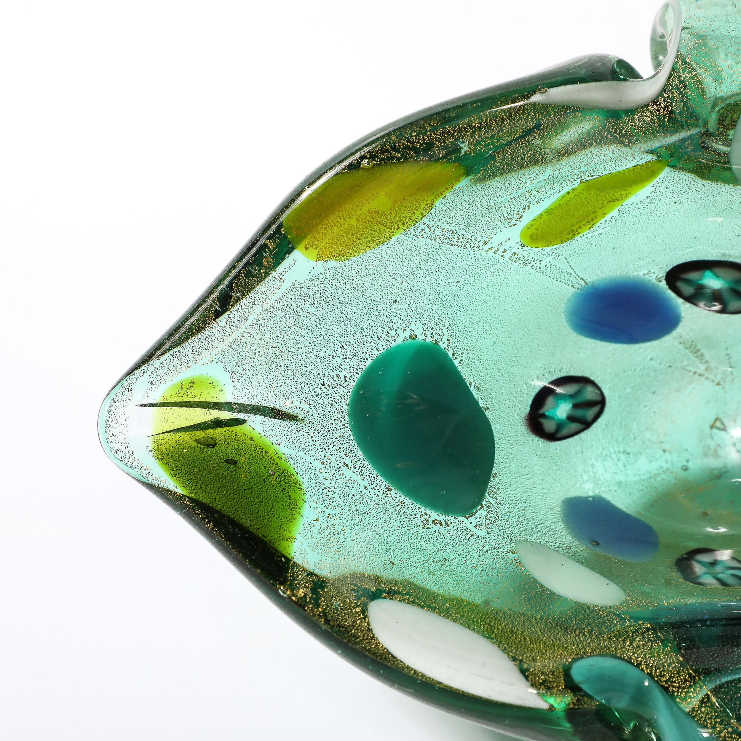 Mid-Century Hand-Blown Murano Glass Emerald Green & Millefiori Detailed Bowl  For Sale 4