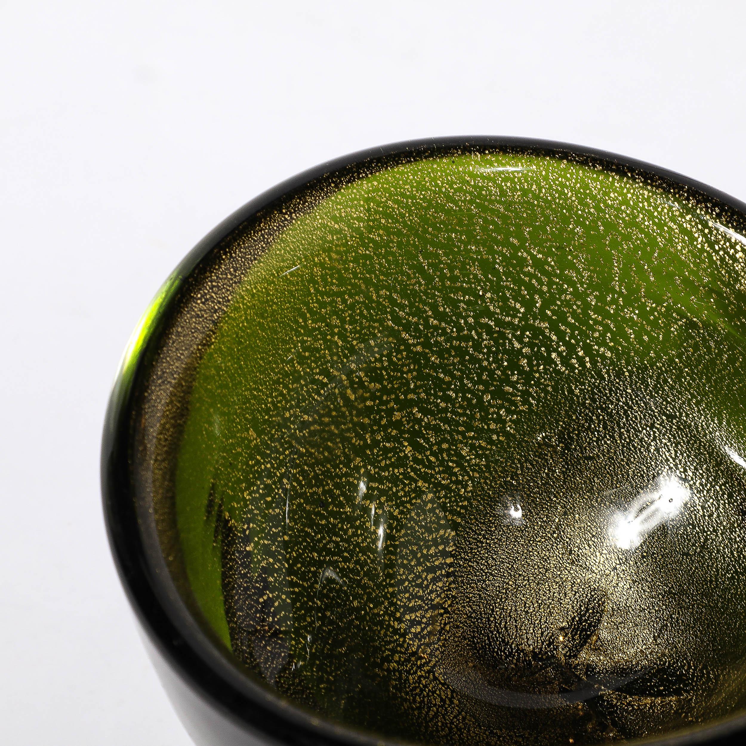 Mid-Century Hand-Blown Murano Glass Peridot  24K Gold Fleck Bowl w/ Faceted Base For Sale 6