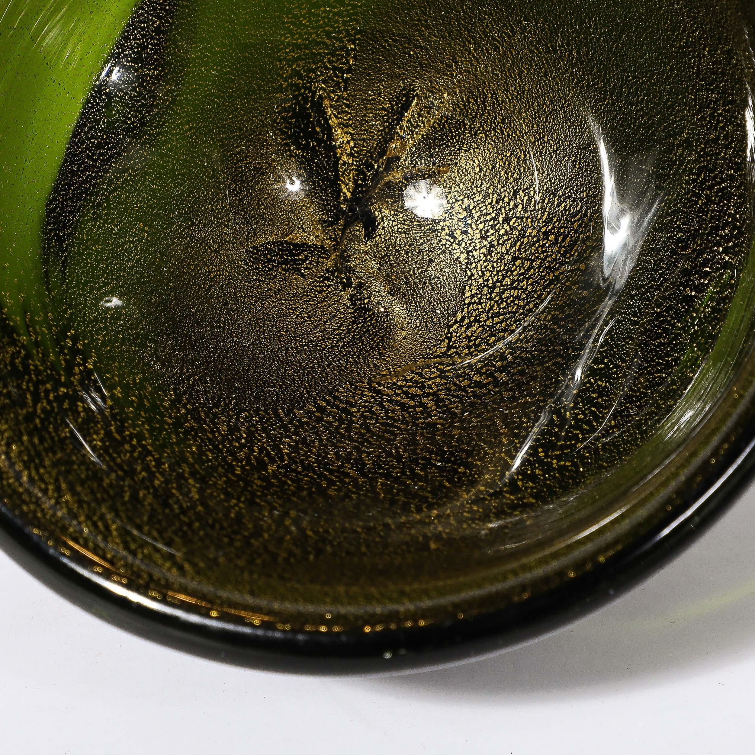 Mid-Century Hand-Blown Murano Glass Peridot  24K Gold Fleck Bowl w/ Faceted Base For Sale 10