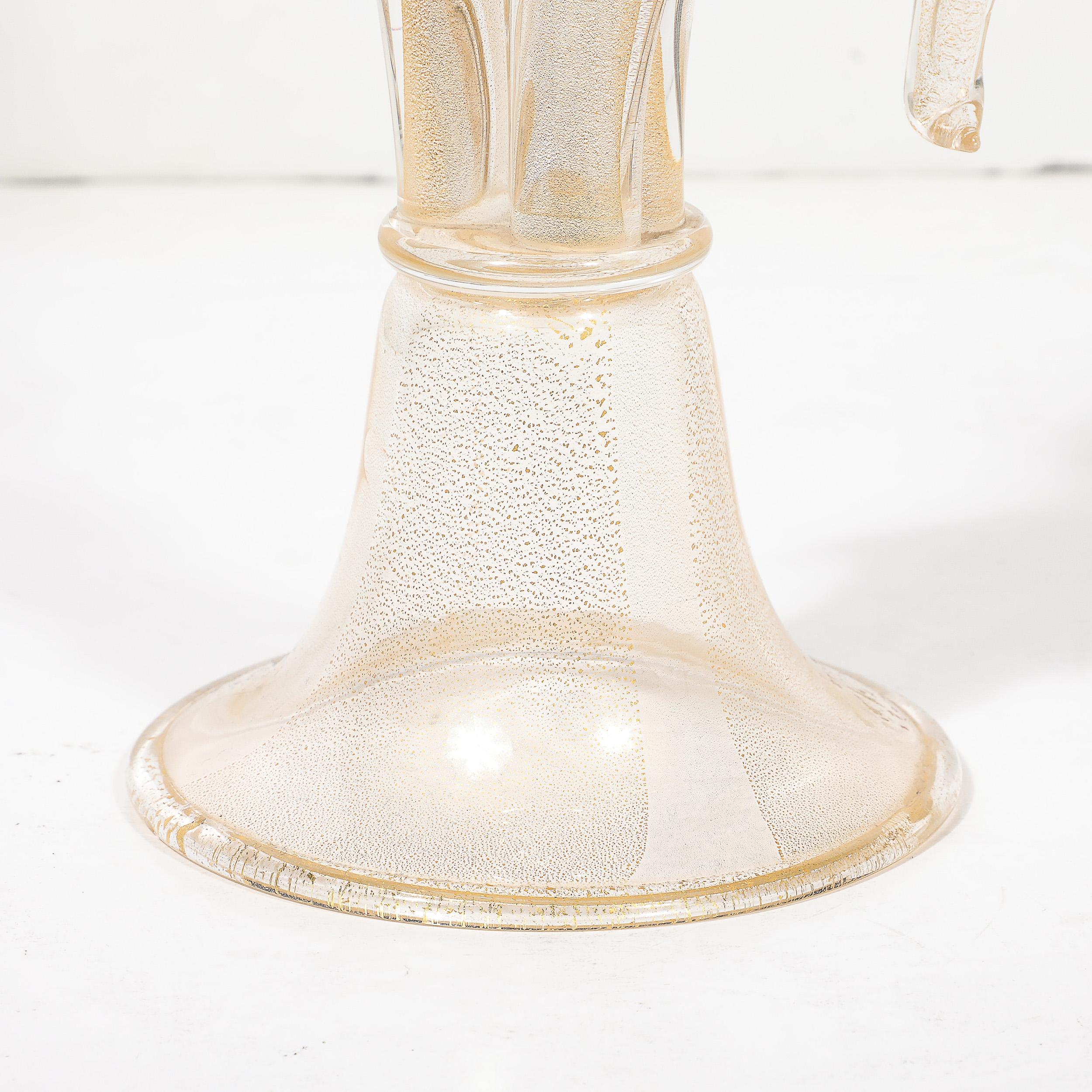 Vase en forme d'urne en verre de Murano soufflé à la main au milieu du siècle avec motifs d'éléphants sculpturaux en vente 9