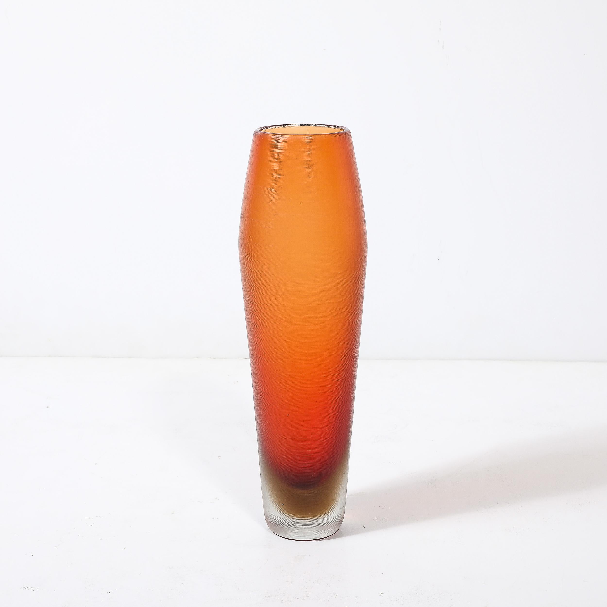 Vase du milieu du siècle en verre de Murano soufflé à la main, couleur abricot, avec détails en roseaux fins en vente 2