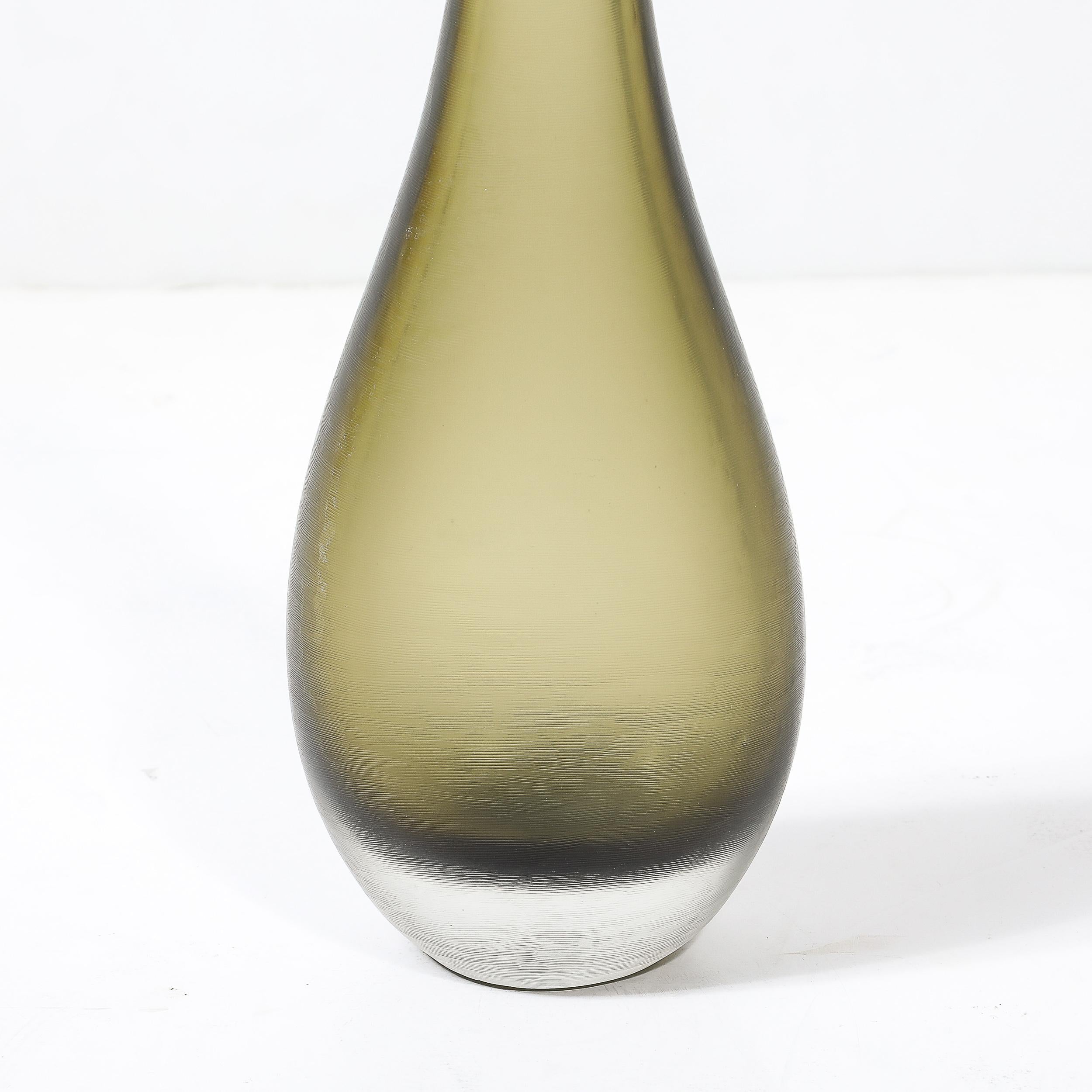 Verre de Murano Mid-Century Hand-Blown Murano Glass Vase in Sap Green W/ Fine Textural Detailing en vente