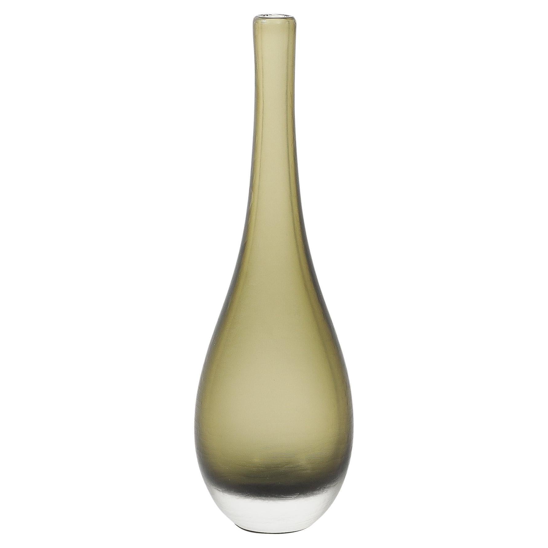 Mid-Century Hand-Blown Murano Glass Vase in Sap Green W/ Fine Textural Detailing en vente