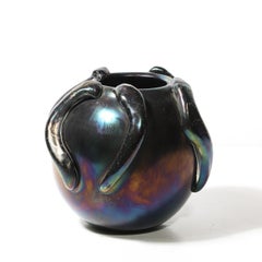 Vase aus mundgeblasenem irisierendem und schwarzem Murano-Glas mit skulpturalem Detail aus der Jahrhundertmitte