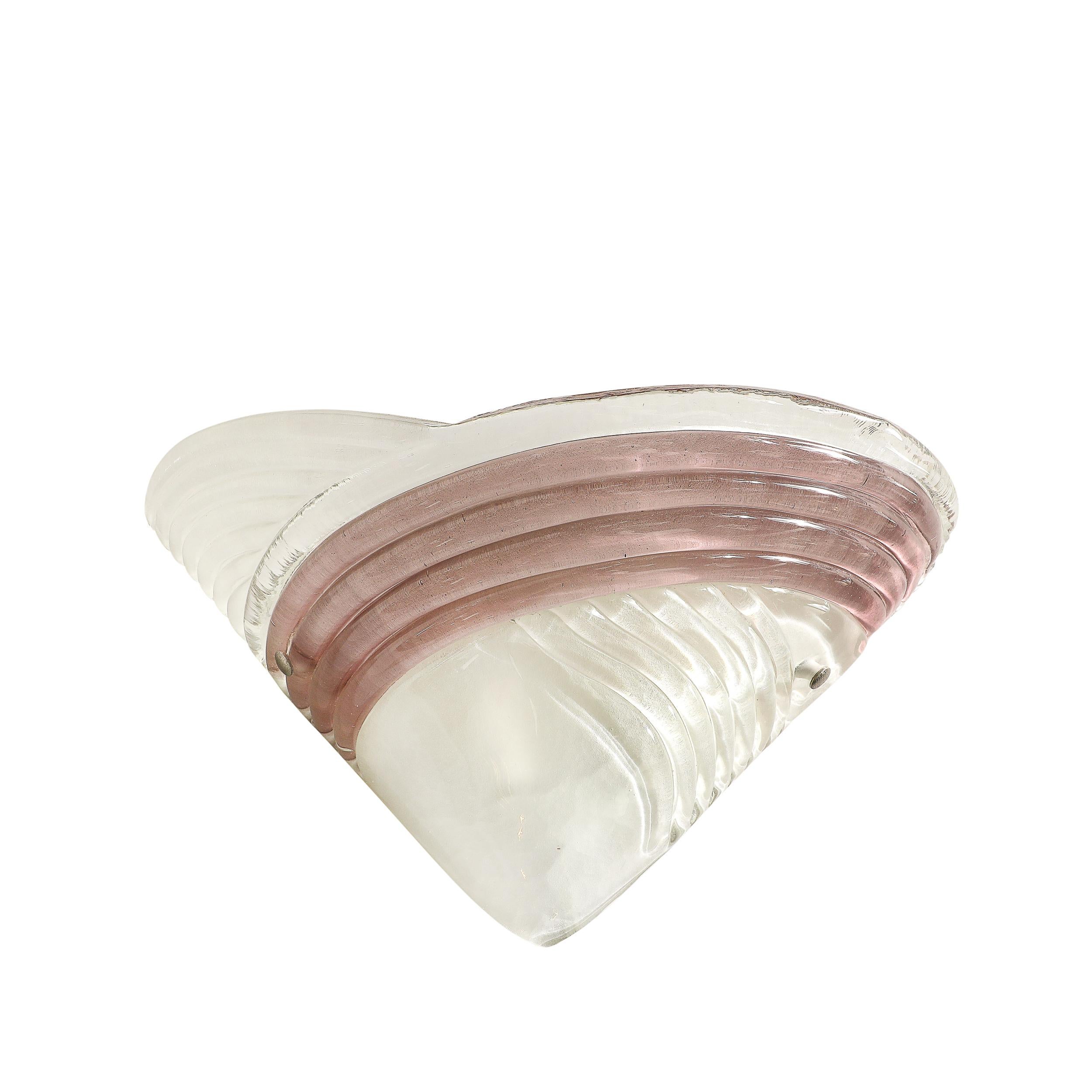Mid-Century moderno Applique in vetro trasparente e lavanda fumé di Murano soffiato a mano di metà secolo in vendita