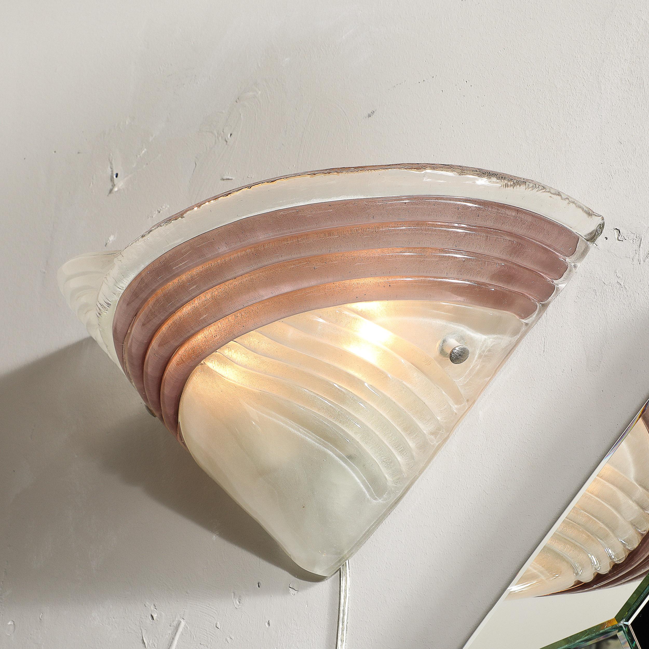 Fine XX secolo Applique in vetro trasparente e lavanda fumé di Murano soffiato a mano di metà secolo in vendita
