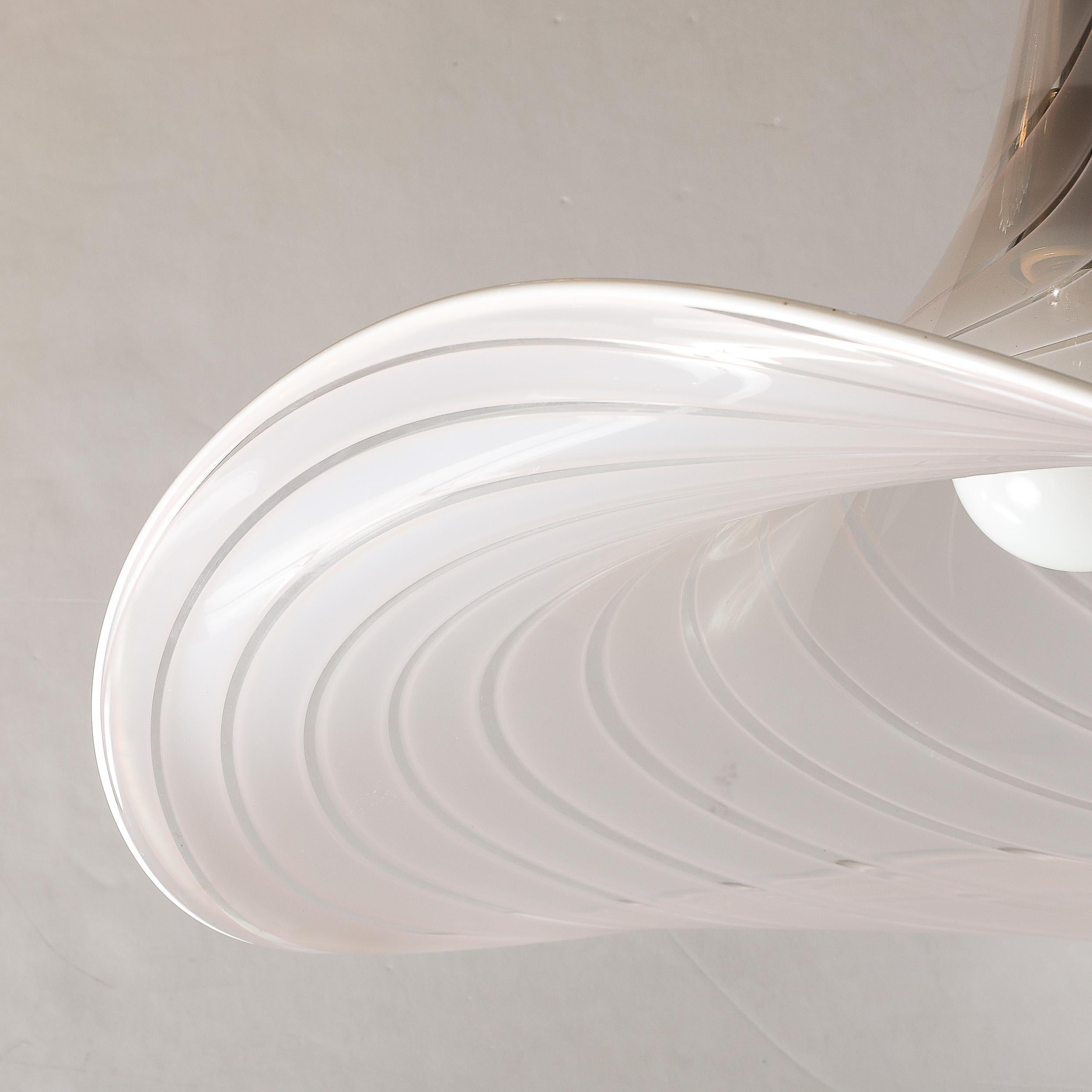 Vetro di Murano Lampadario a sospensione ondulato di metà secolo in vetro di Murano soffiato a mano e nichel in vendita