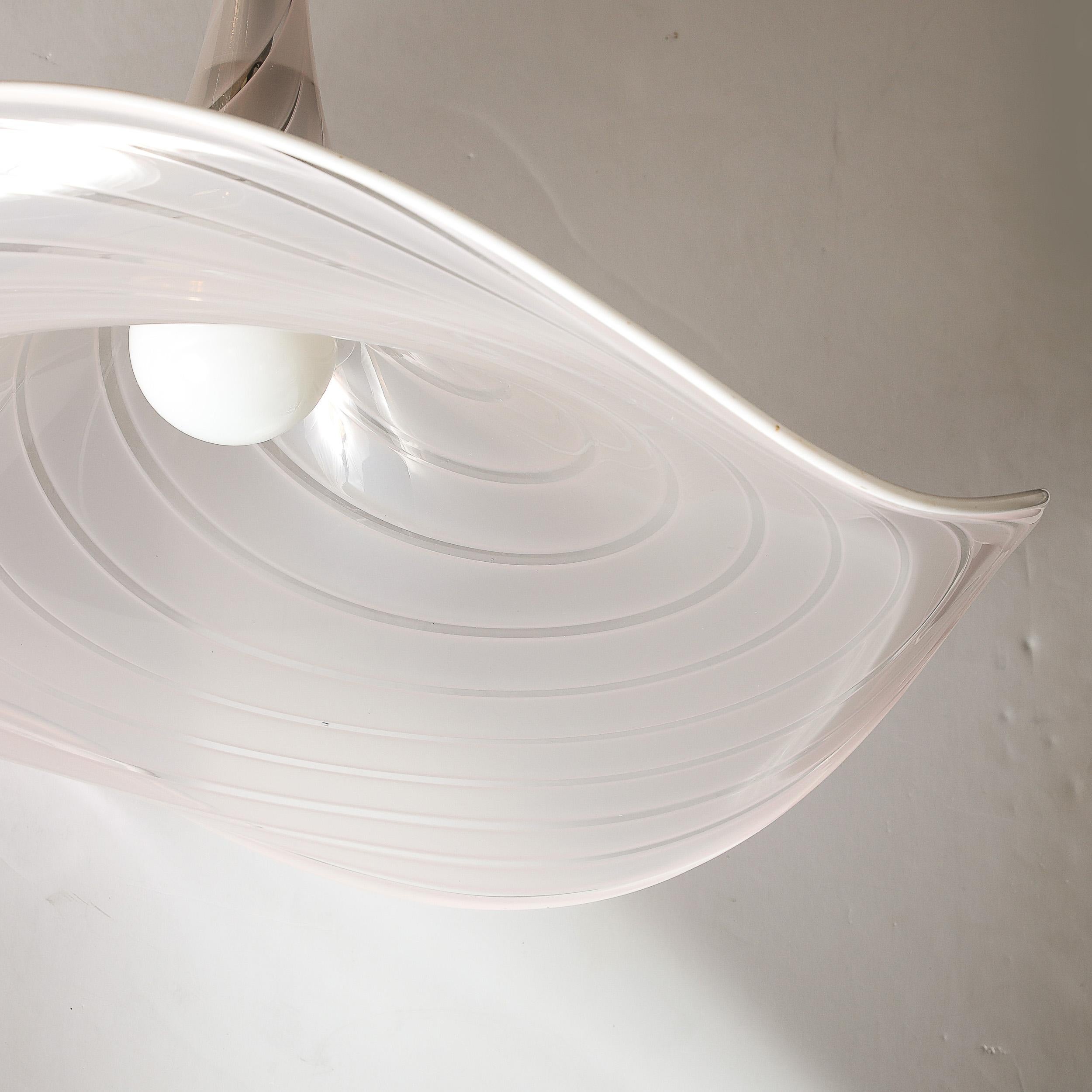 Lampadario a sospensione ondulato di metà secolo in vetro di Murano soffiato a mano e nichel in vendita 2