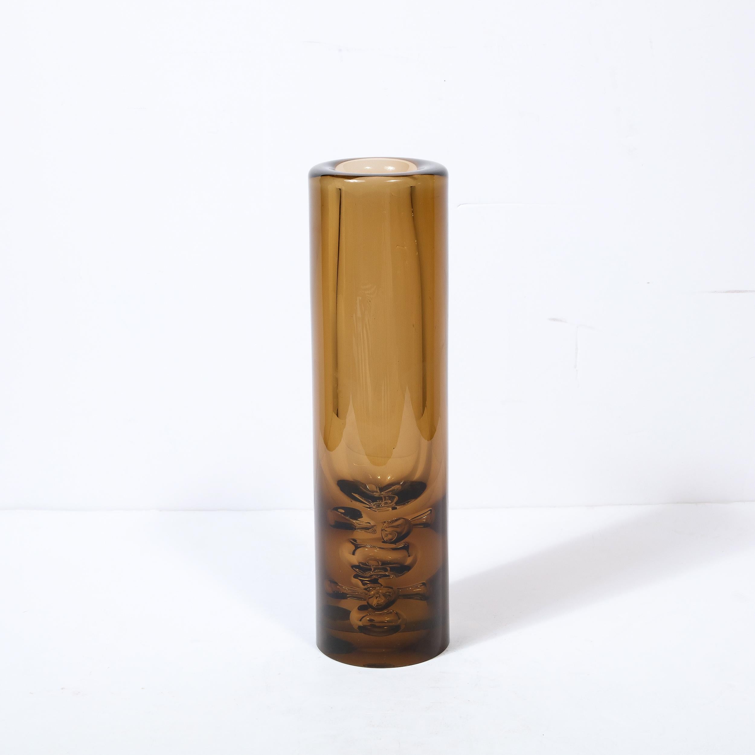 Verre Vase en verre ambré fumé soufflé à la main du milieu du siècle dernier avec détails en murine de Baranek en vente