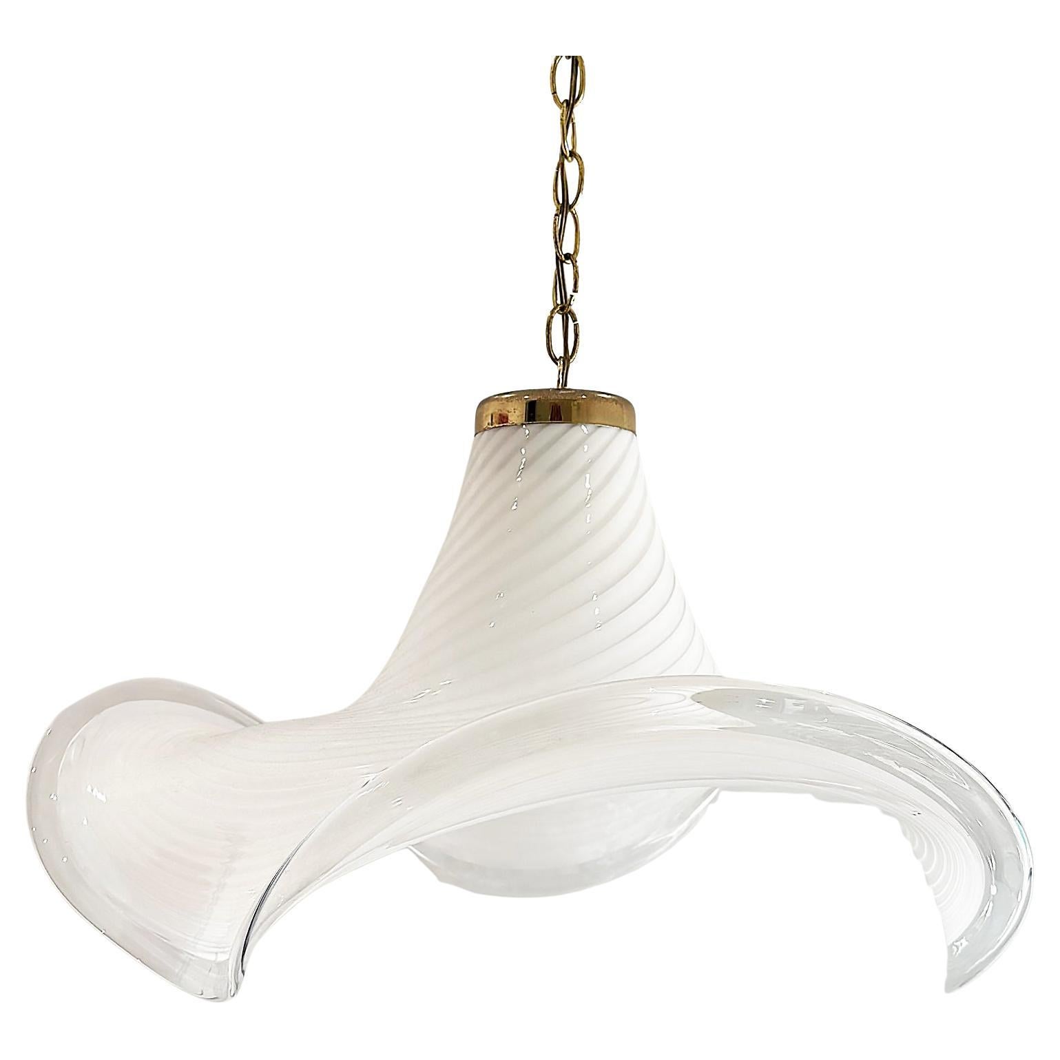 Lampadario a sospensione in vetro di Murano soffiato a mano della metà del secolo scorso in vendita