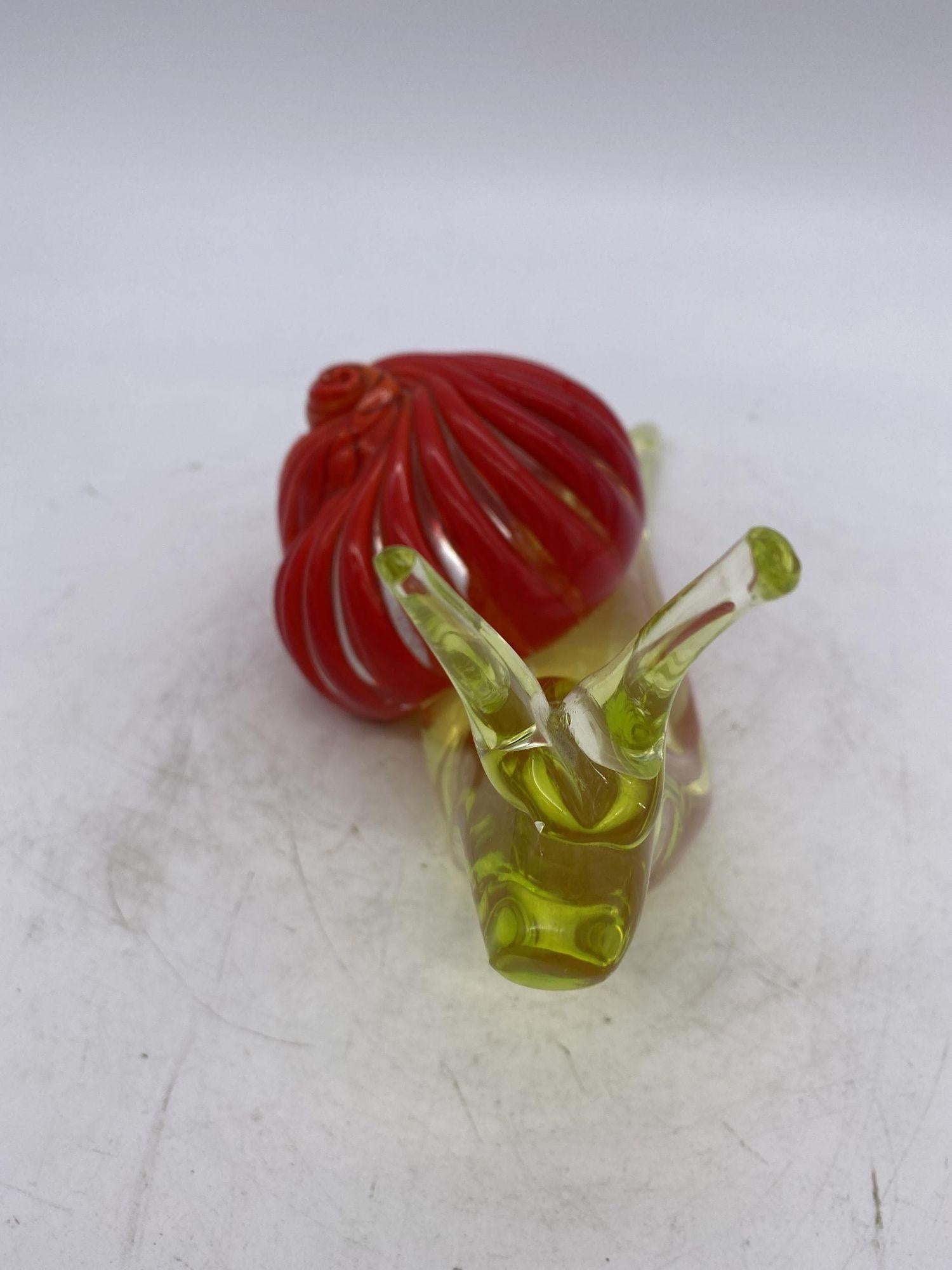 Large Mid Century Hand Blown Two-Tone Murano Art Glass Snail In Excellent Condition For Sale In Van Nuys, CA