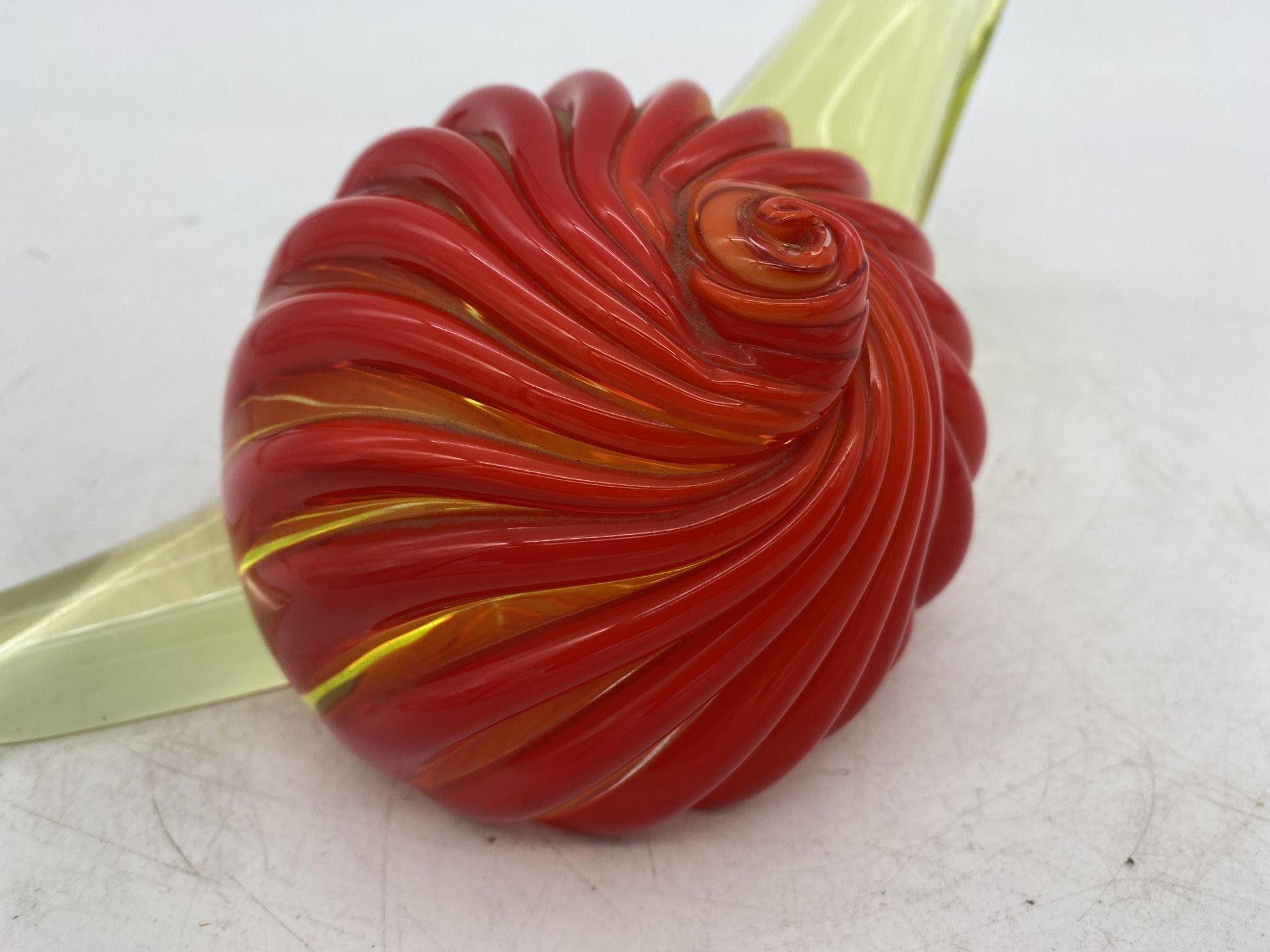 Large Mid Century Hand Blown Two-Tone Murano Art Glass Snail For Sale 1