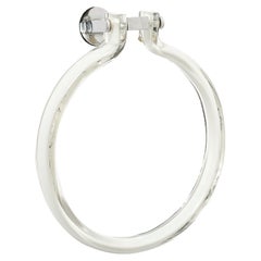 Toallero de vidrio soplado blanco de mediados de siglo con accesorios cromados by Venini