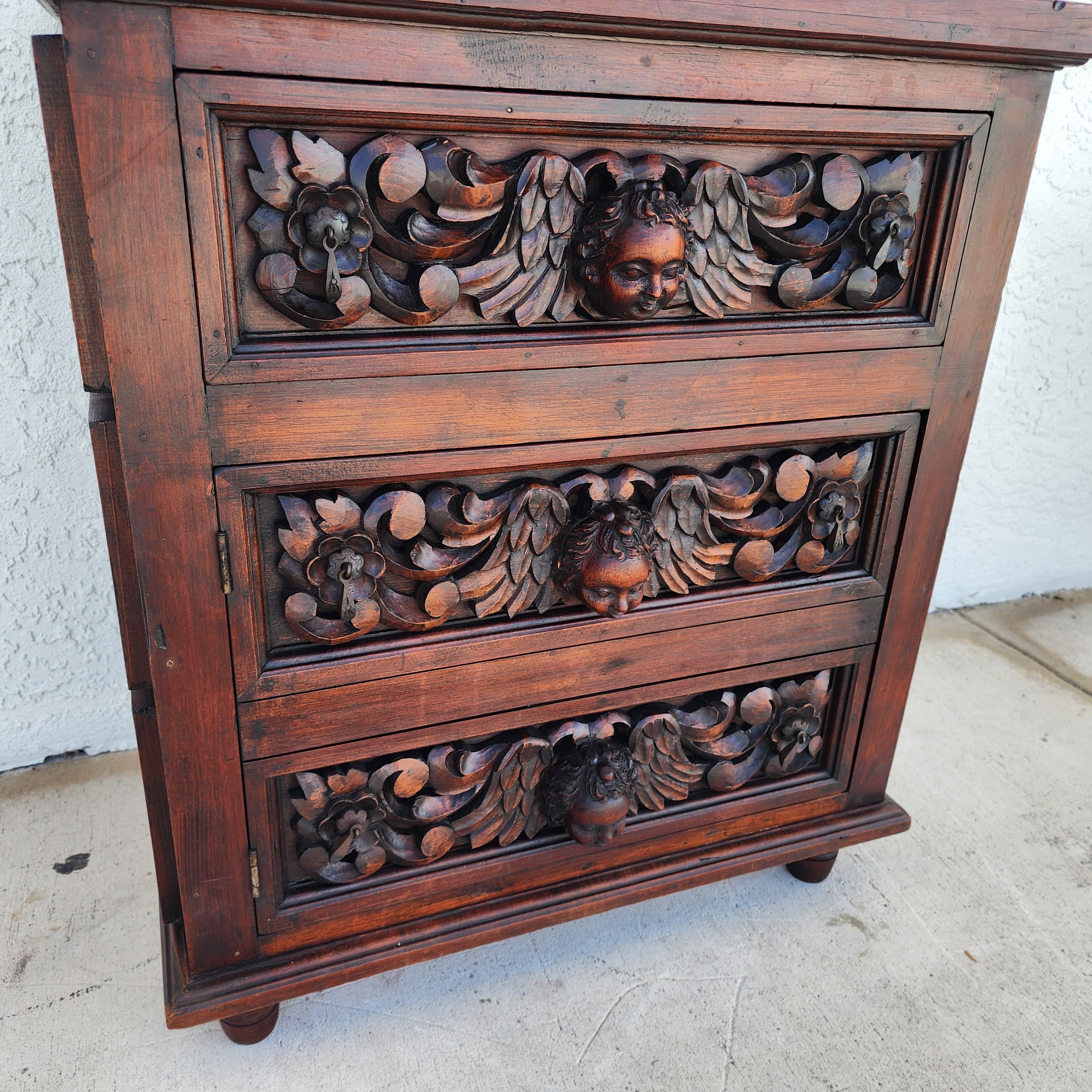 Mid Century Hand Carved Baroque Angels Nightstand Side Table In Good Condition For Sale In Lake Worth, FL