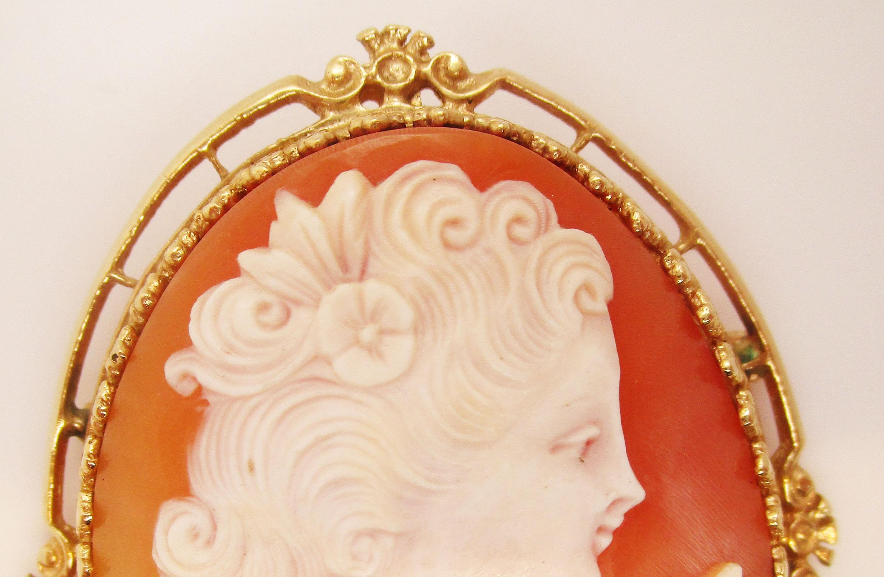 Modern Midcentury Hand Carved Shell Cameo in 14 Karat Yellow Gold Pin Pendant
