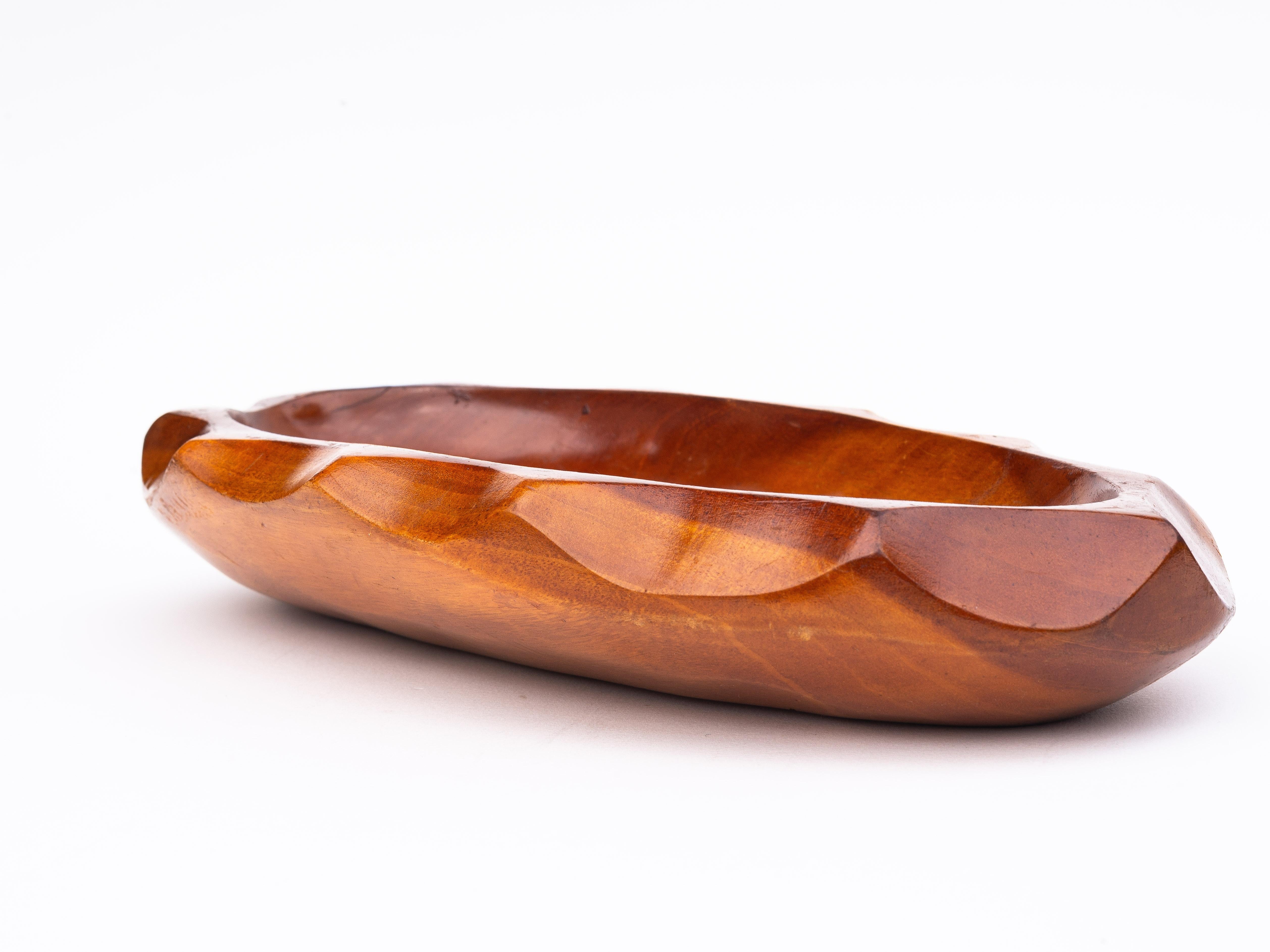 20th Century Mid-Century Hand-Carved Wooden Bowl or Dish - Organic Centerpiece - 1970s For Sale