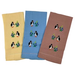 Serviettes pour invités en lin brodées à la main en forme de Pingouin du milieu du siècle, S/3