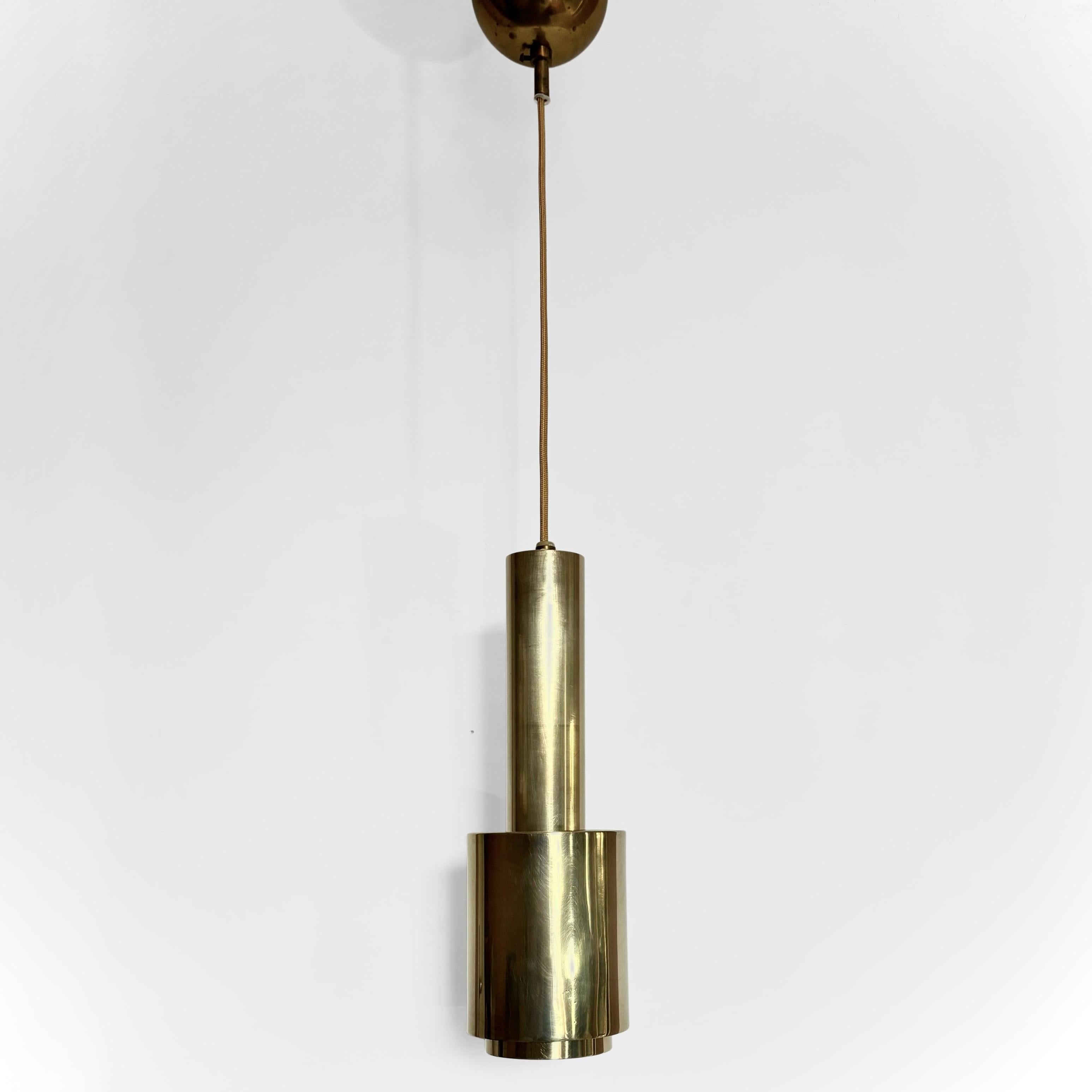 Lampada a sospensione a granata di metà secolo, ottone massiccio, design scandinavo, anni '50 in vendita 3