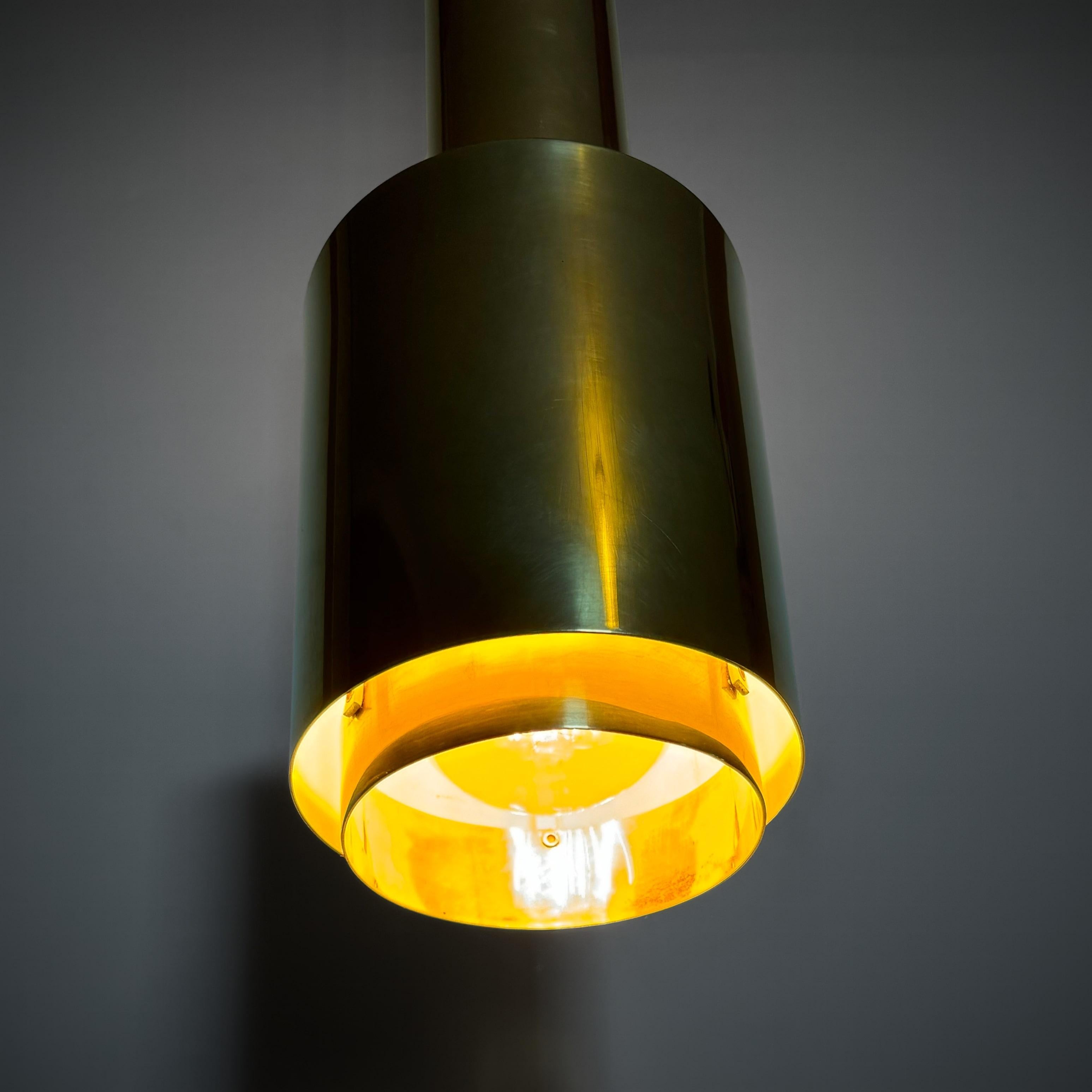 Ottone Lampada a sospensione a granata di metà secolo, ottone massiccio, design scandinavo, anni '50 in vendita