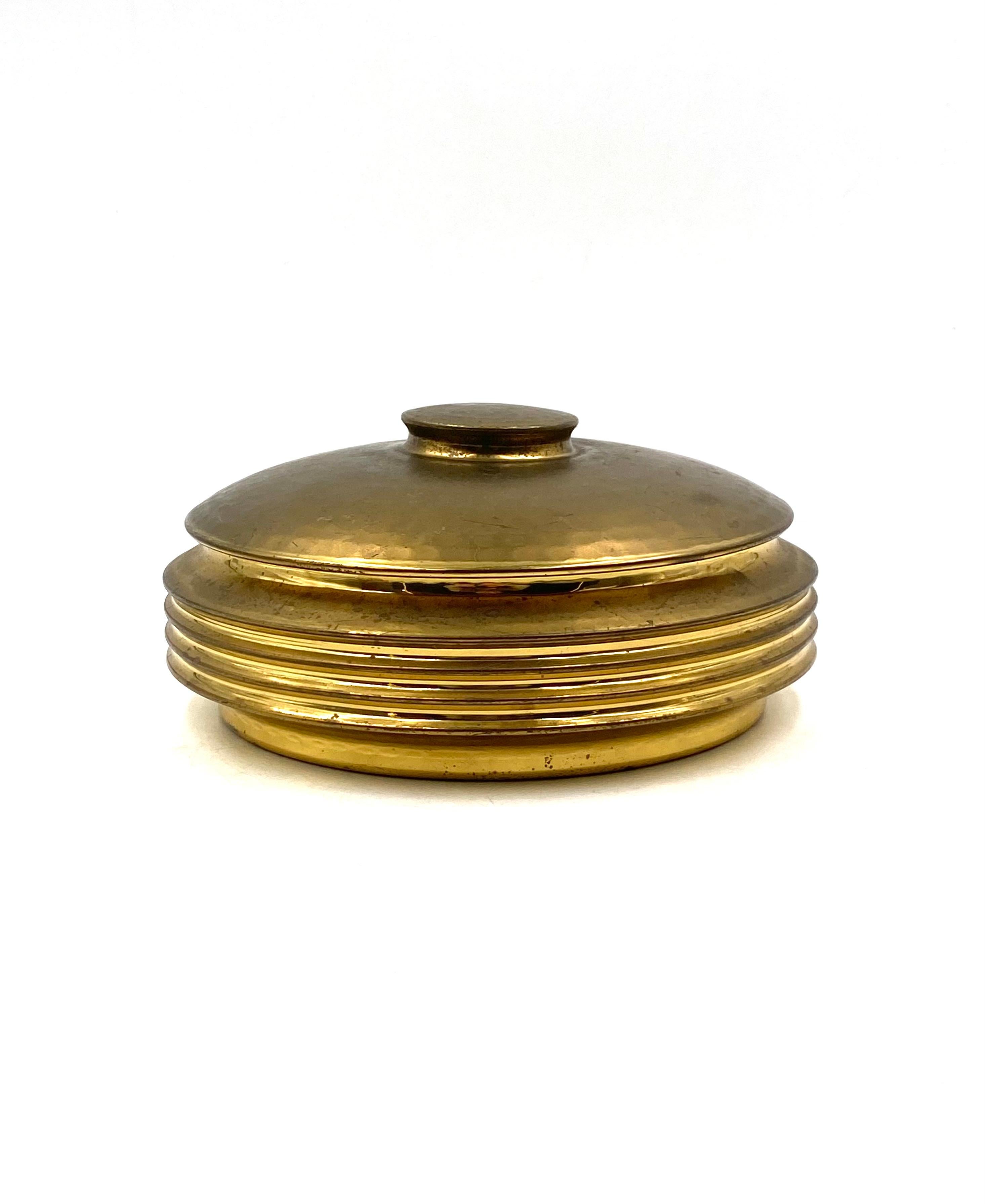 Mid-century  hand-hammered brass box, Zanetto Padova Italy 1970s For Sale 3