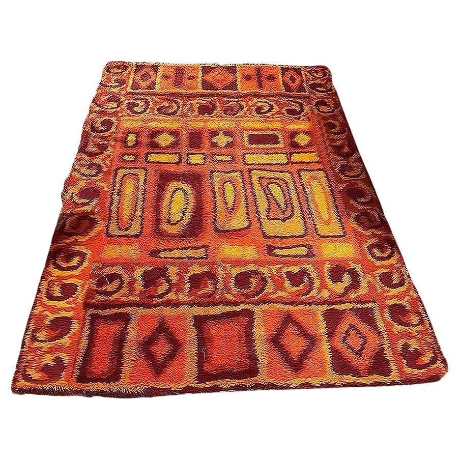 Mid-century 8' Foot Hand-Hooked Scandinavian Shag Rug w/ Abstract Design For Sale