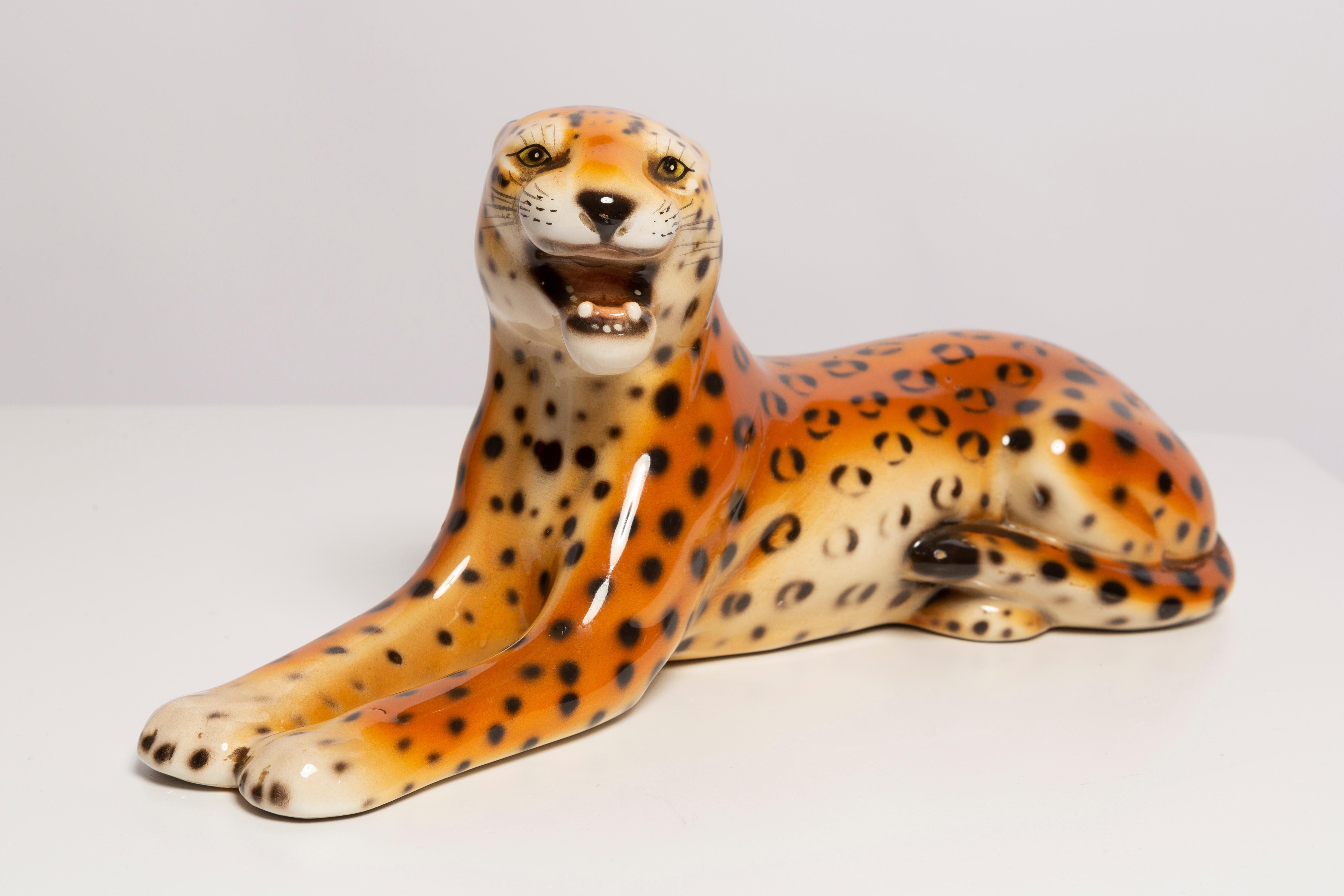 Italian ceramic, perfect condition, produced in 1960s. We have also another big cats for sale, check our products. Only one unique piece available.