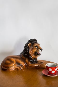 Scultura di leone in ceramica dipinta a mano della metà del secolo scorso, Italia, anni '60