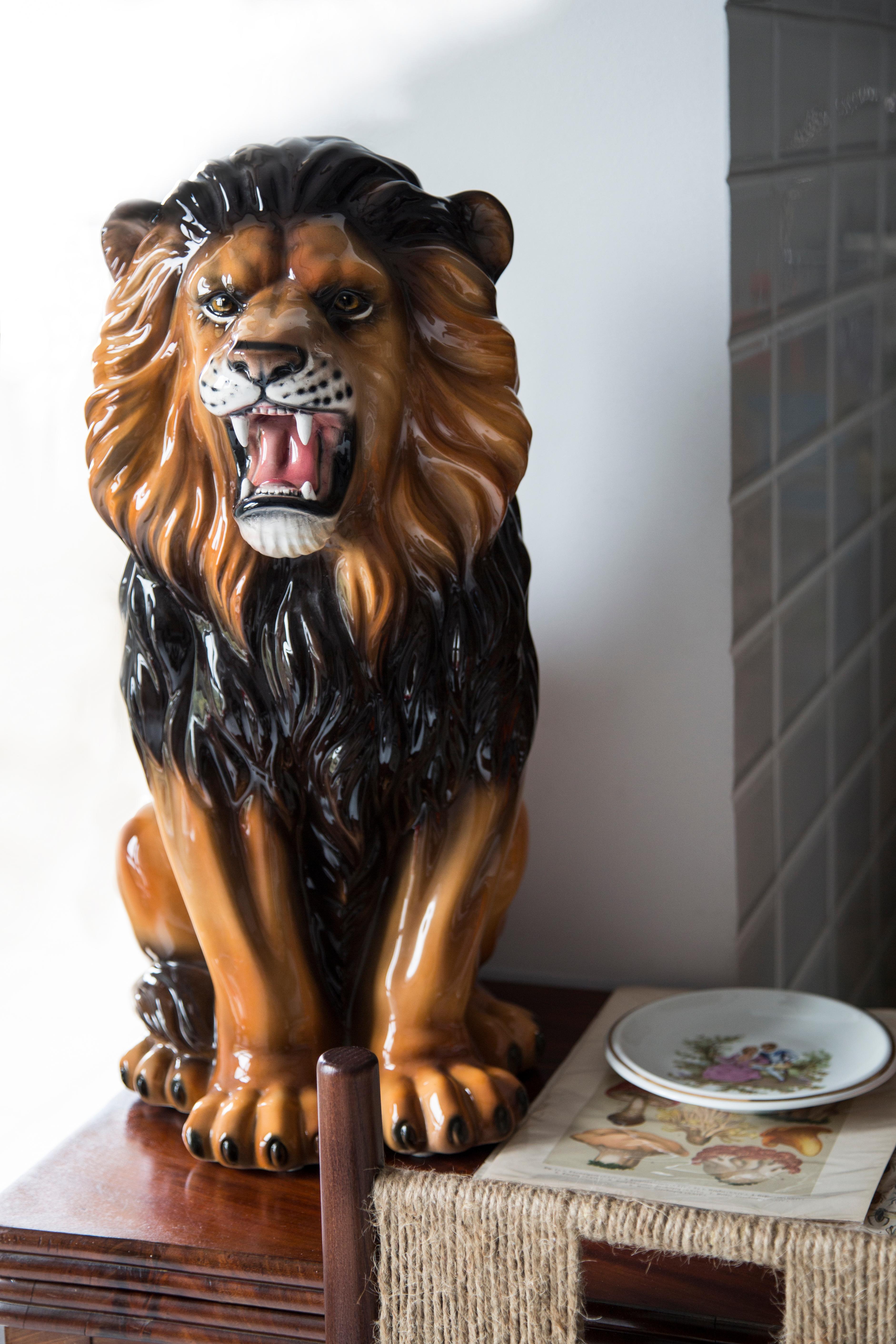 Italienische Keramik, perfekter Zustand, hergestellt in den 1960er Jahren. Signiert Made in Italy. Wir haben auch andere Großkatzen zu verkaufen, schauen Sie sich unsere Produkte an. Nur ein einziges Stück verfügbar. 
