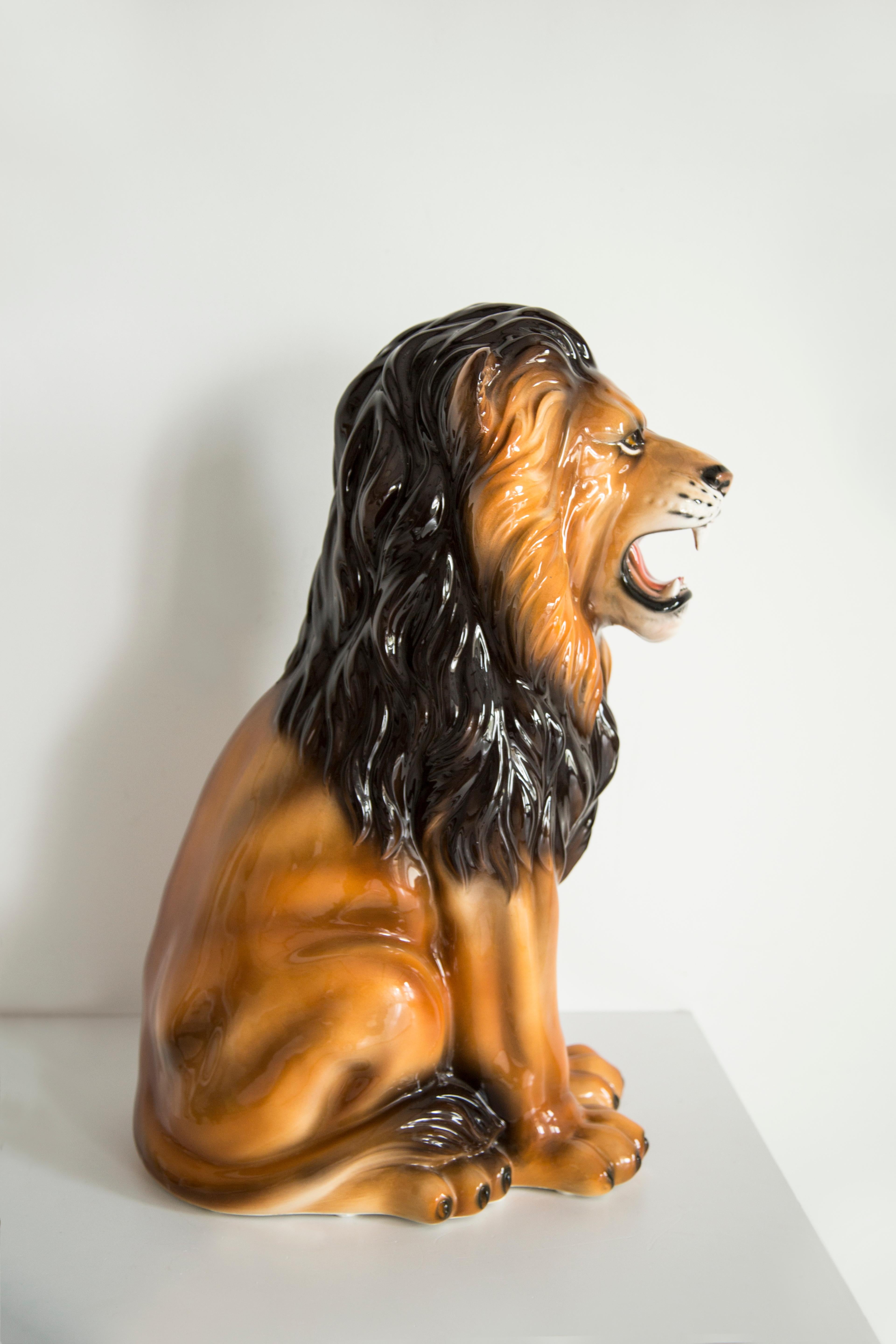 Handbemalte Löwenskulptur aus Keramik aus der Mitte des Jahrhunderts, Italien, 1960er Jahre im Angebot 1