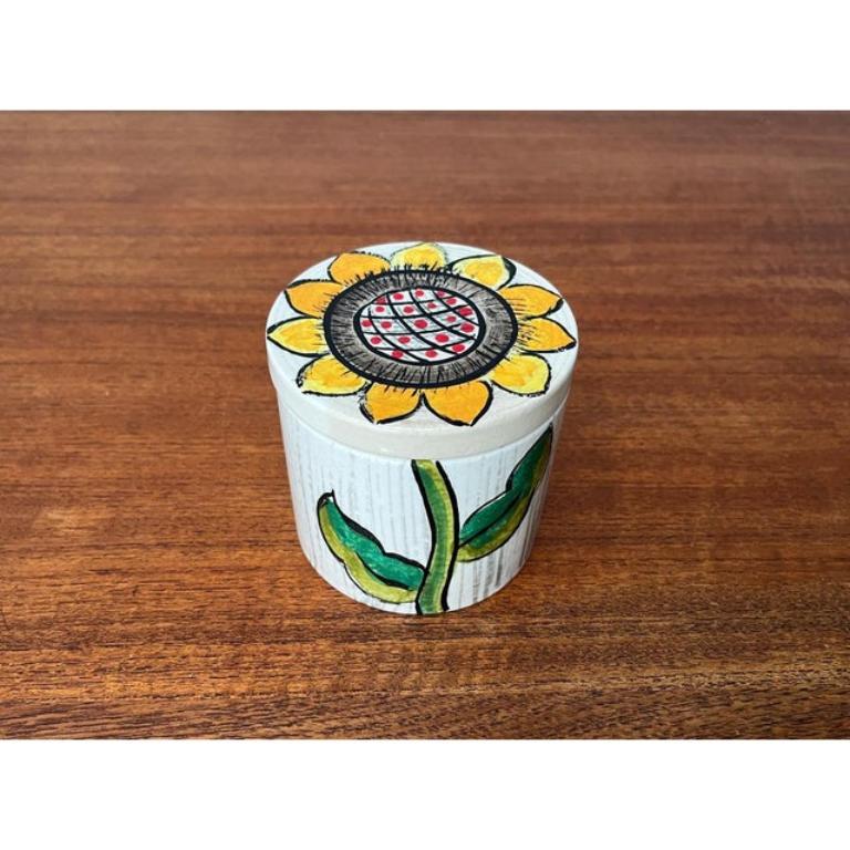 Caja girasol de cerámica pintada a mano de mediados de siglo con tapa de Gallo, años 60 en Excelente estado para la venta en Hamburg, DE