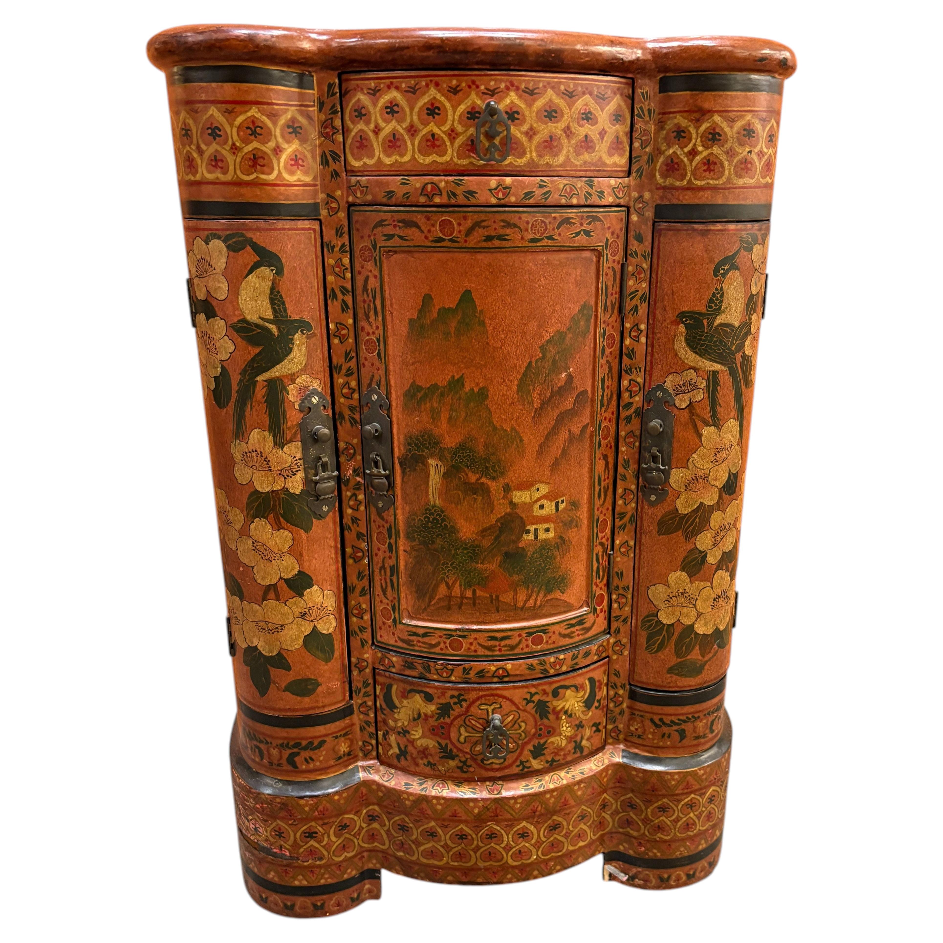Armadietto in stile chinoiserie dipinto a mano della metà del secolo in vendita