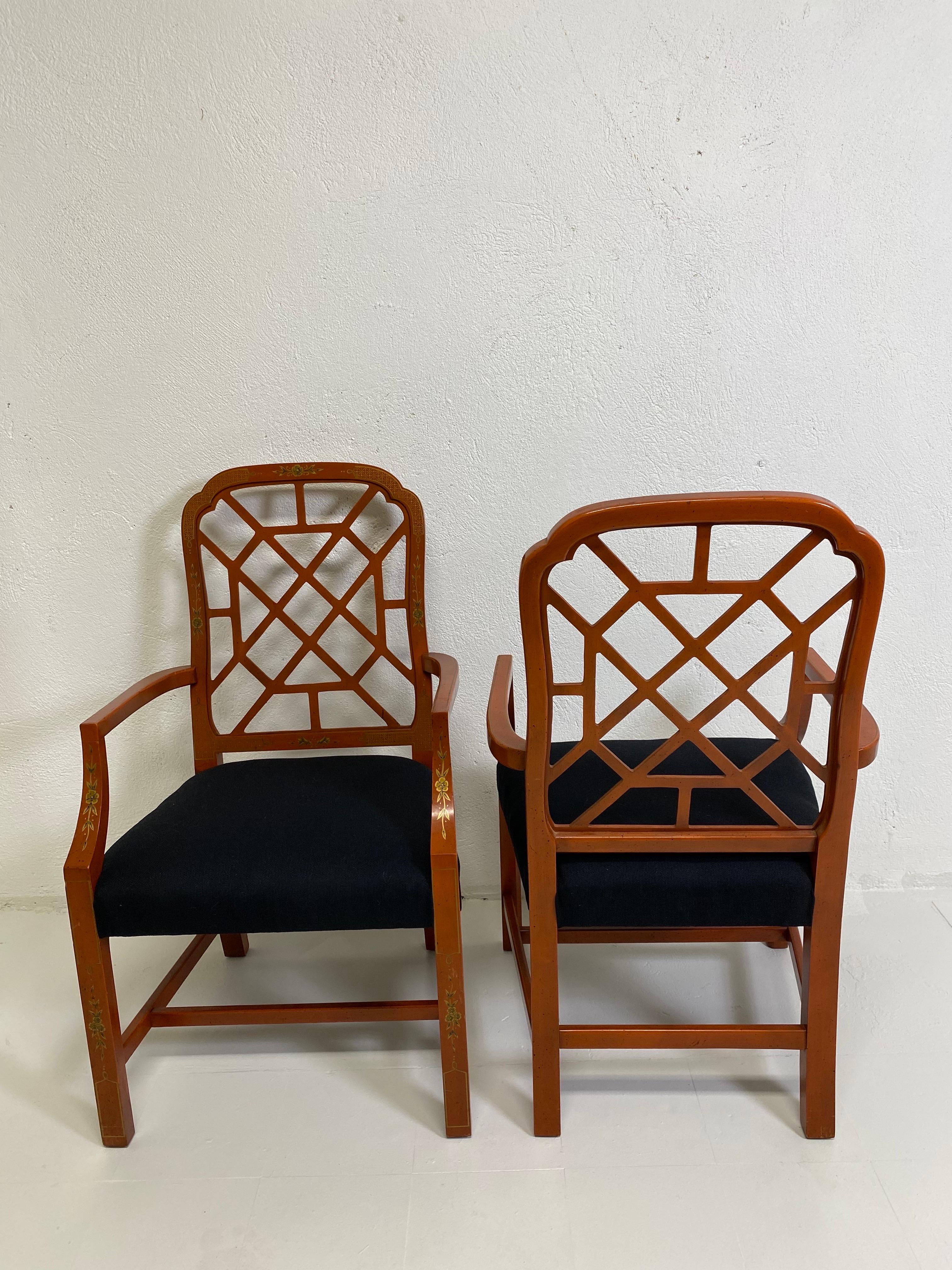 Poltroncine da decoratore dipinte a mano della metà del secolo scorso, una coppia in vendita 3