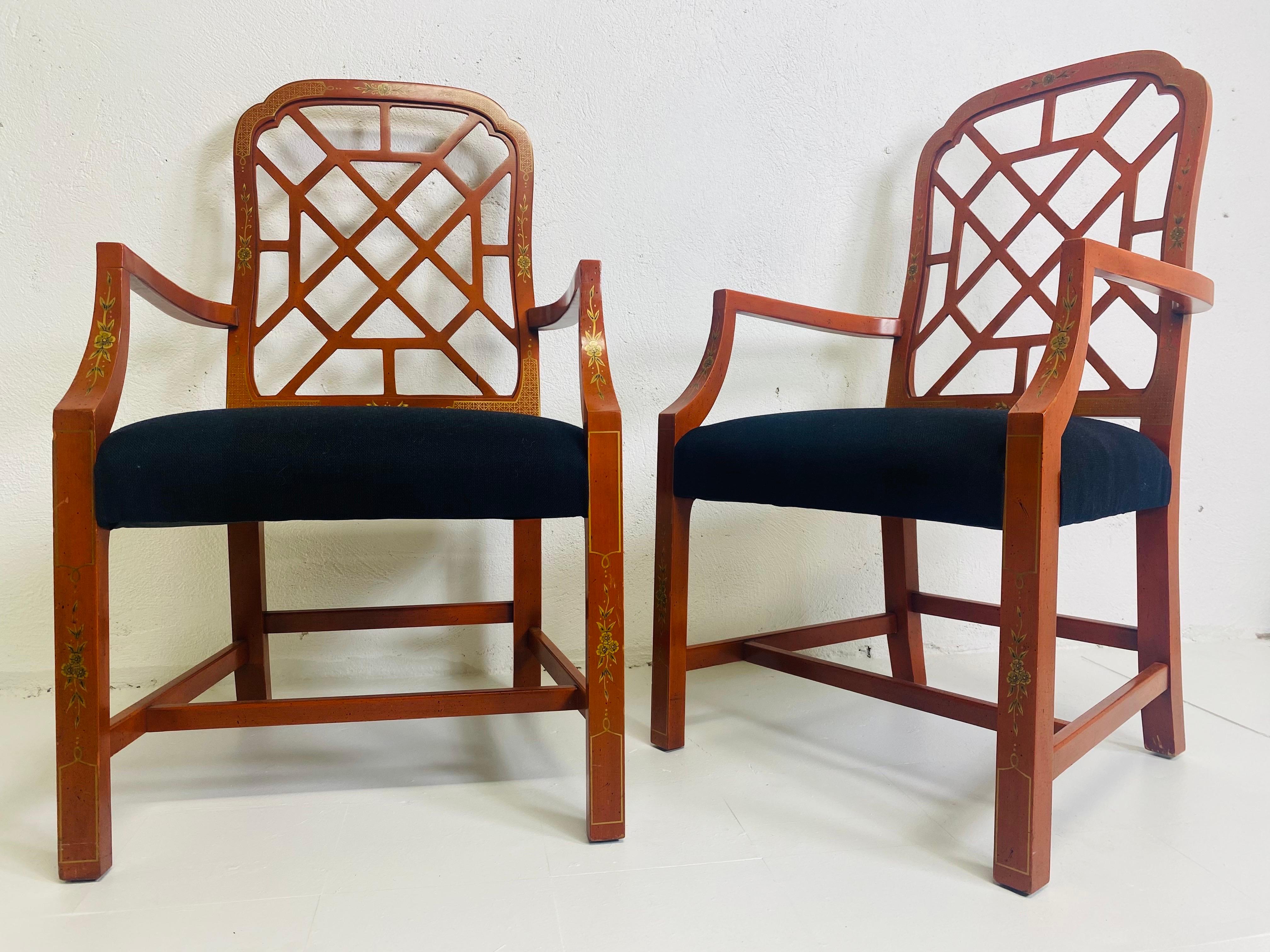 Poltroncine da decoratore dipinte a mano della metà del secolo scorso, una coppia in vendita 4