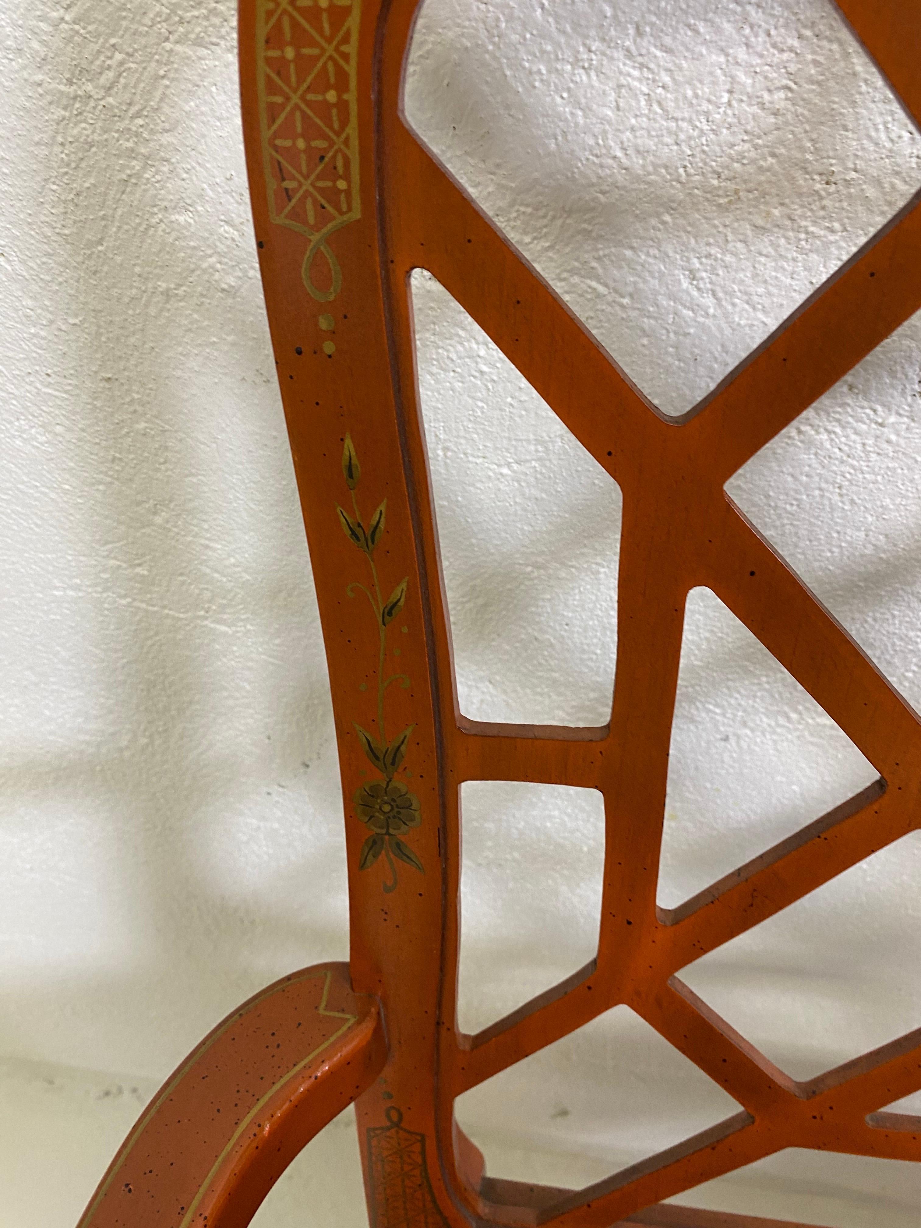 Legno Poltroncine da decoratore dipinte a mano della metà del secolo scorso, una coppia in vendita