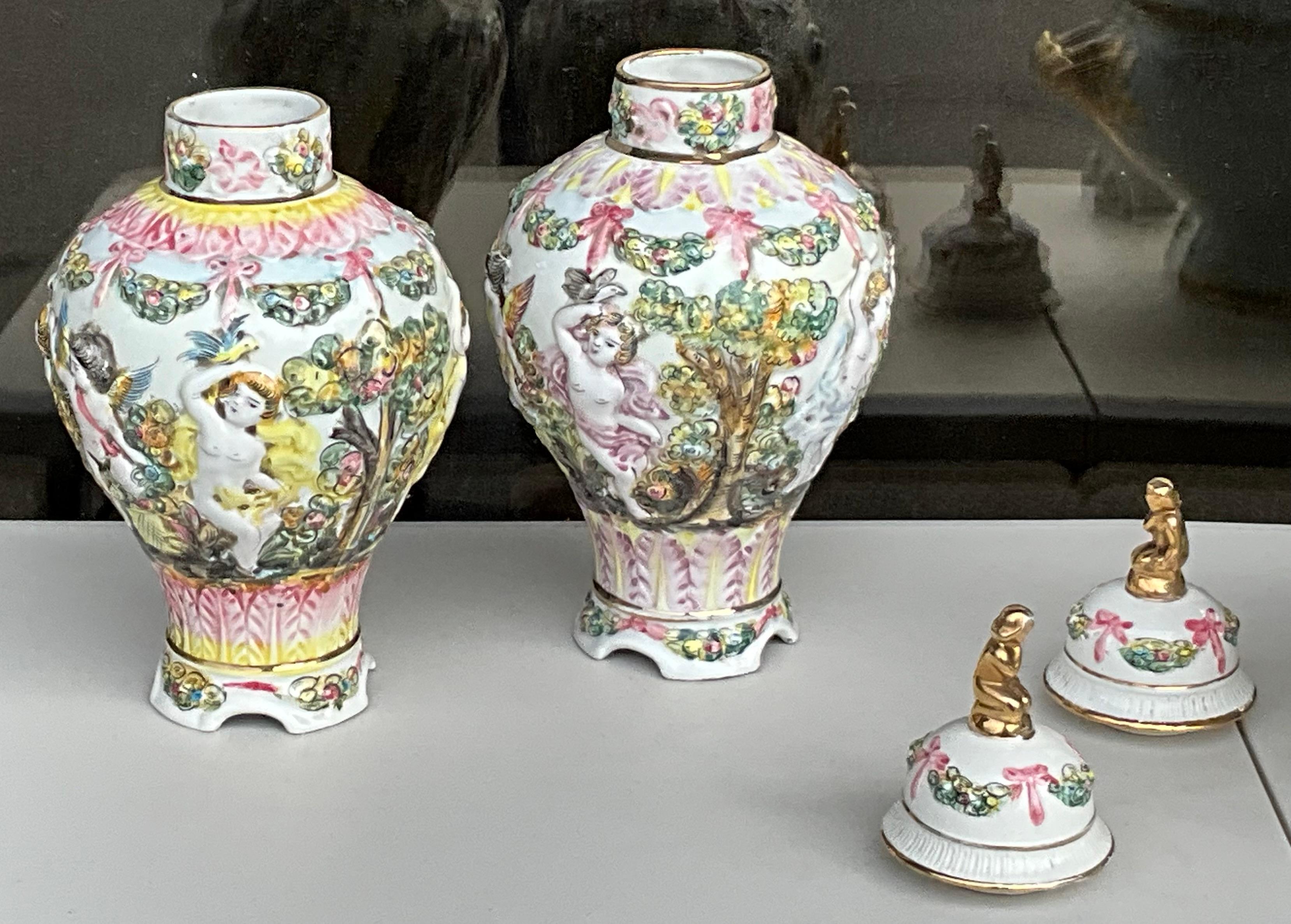 Mid-Century Hand Painted Italian Capodimonte Pottery Ginger Jars W/ Cherubs - 2 In Good Condition In Kennesaw, GA