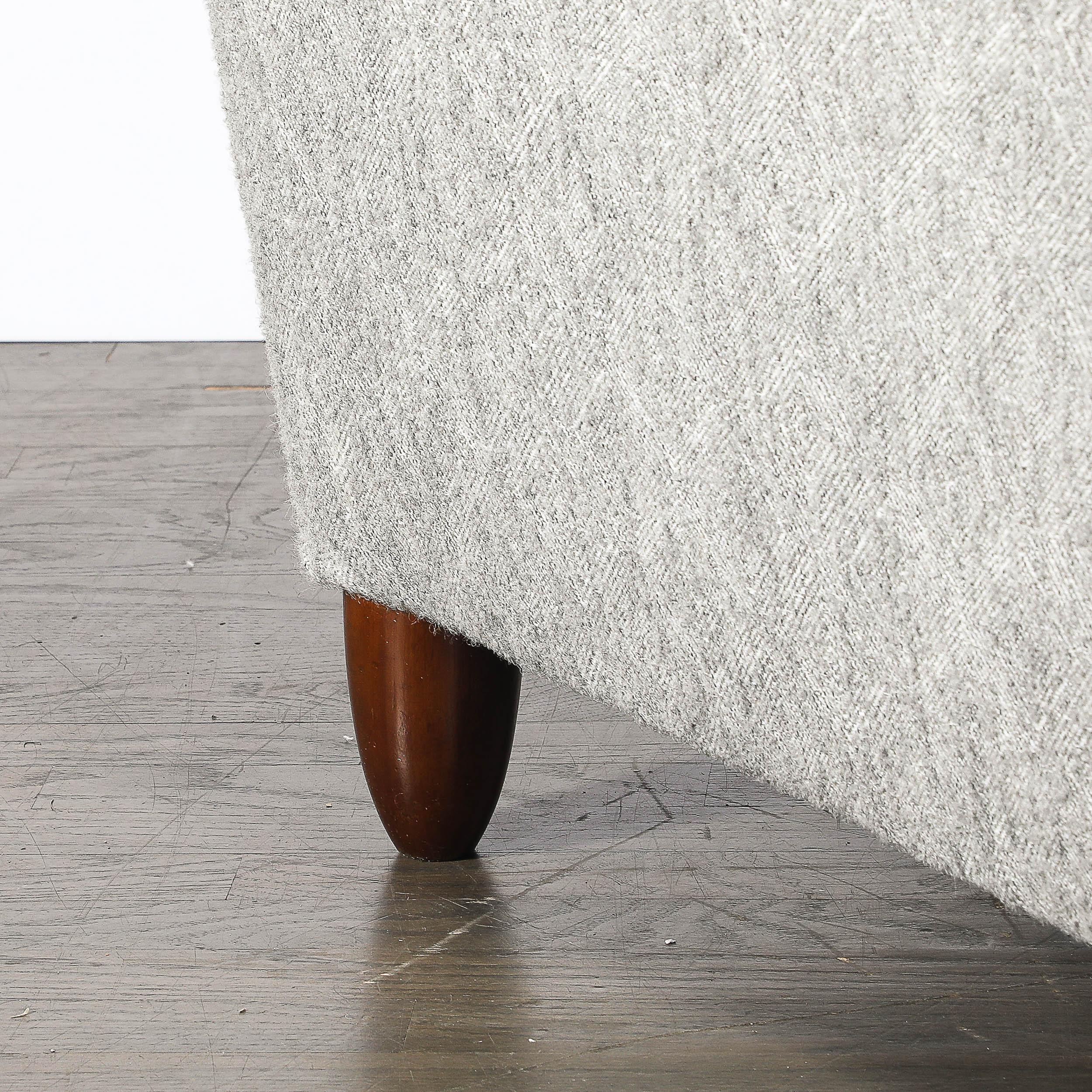 Poltrone Club di metà secolo in noce strofinato a mano e mohair Geo Hunt di James Mont in vendita 4