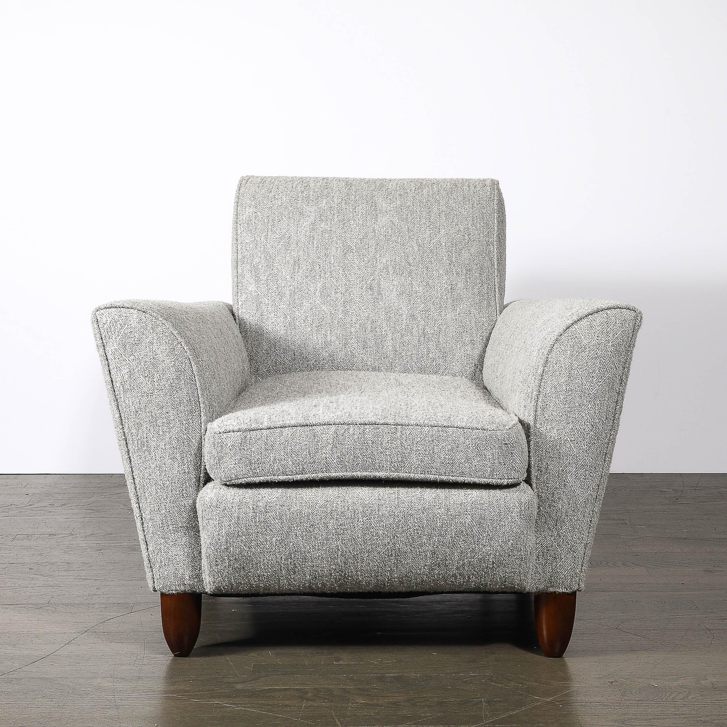 Mid-Century moderno Poltrone Club di metà secolo in noce strofinato a mano e mohair Geo Hunt di James Mont in vendita