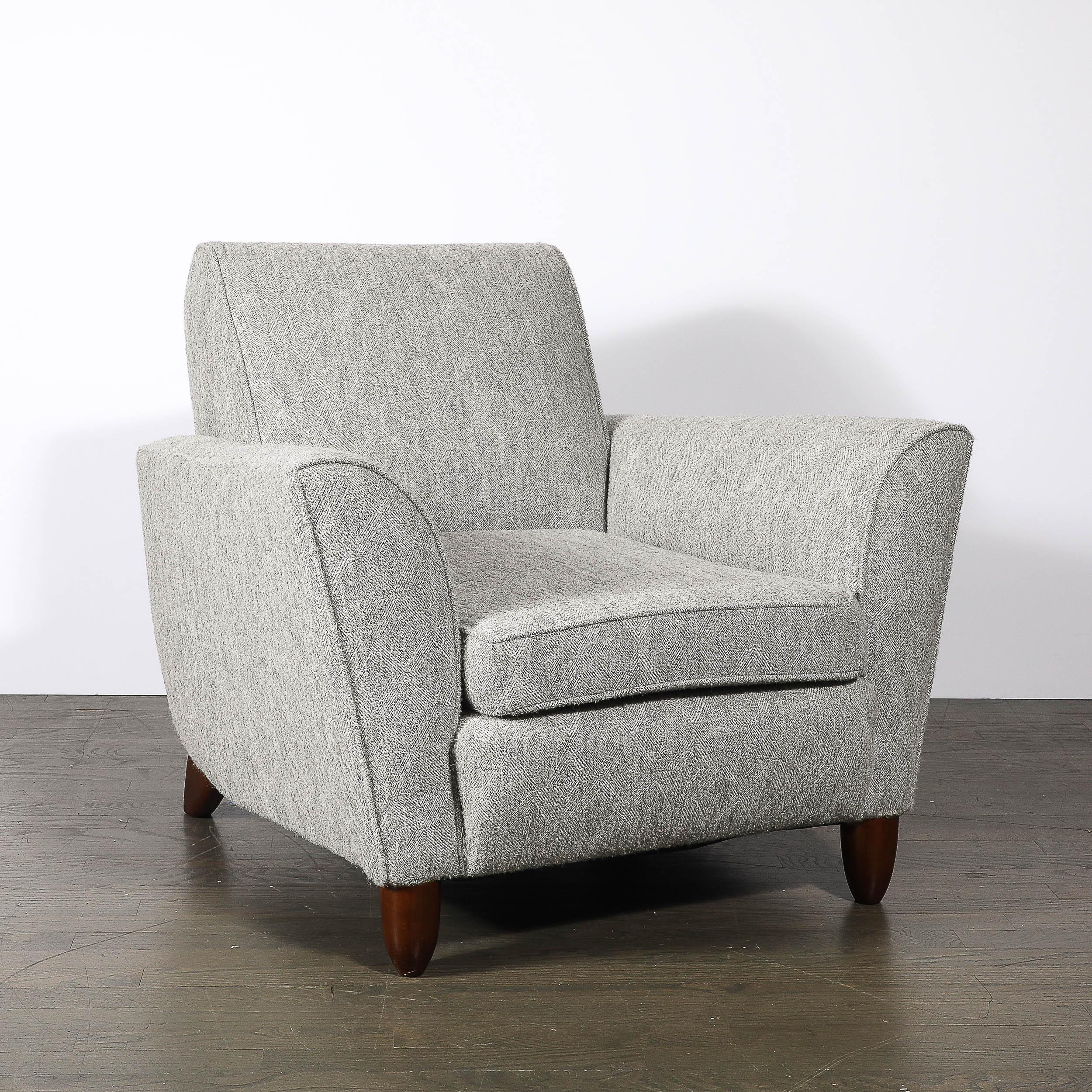 Poltrone Club di metà secolo in noce strofinato a mano e mohair Geo Hunt di James Mont In condizioni ottime in vendita a New York, NY