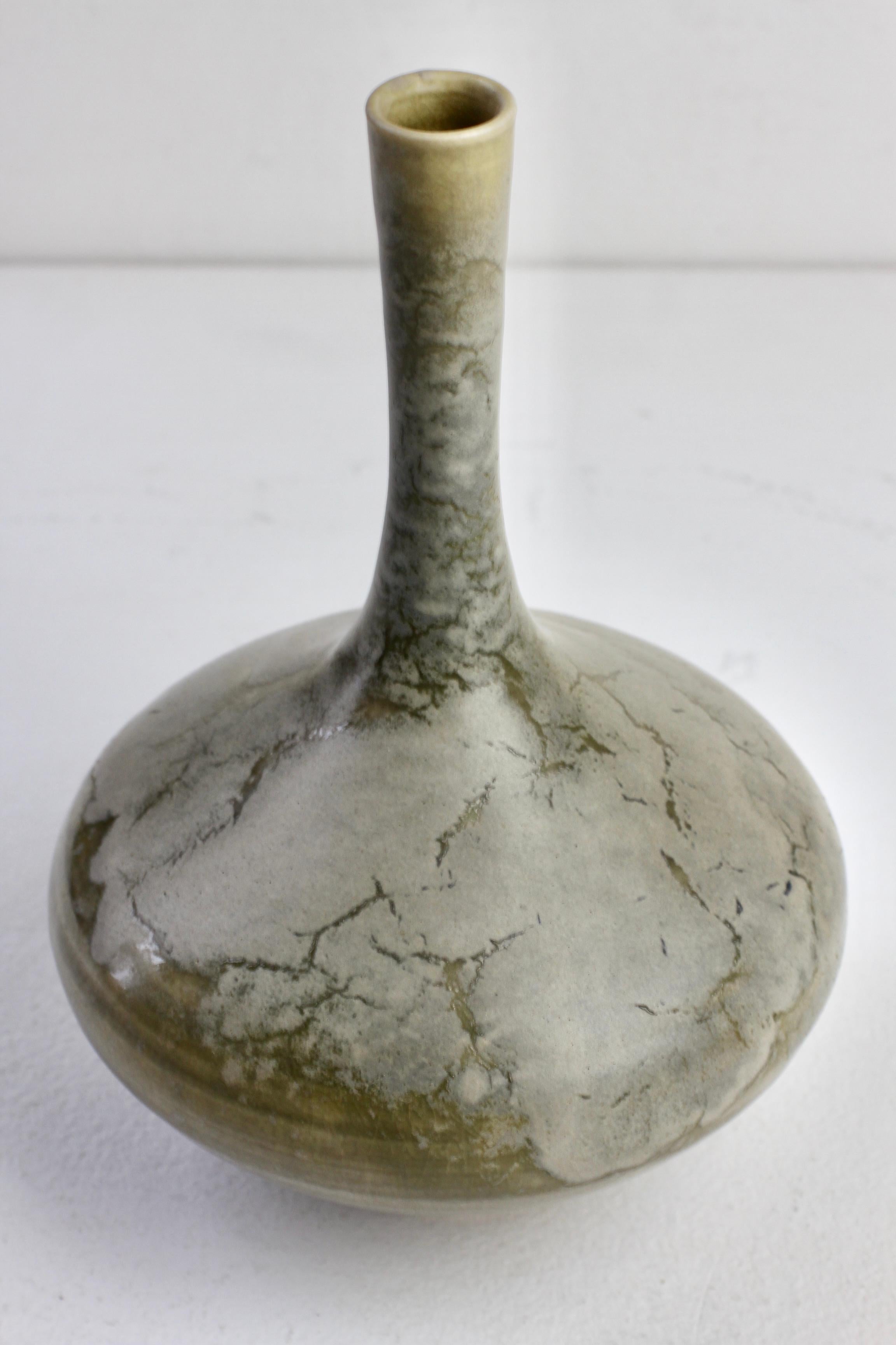 XX secolo Vaso in Studio Pottery di Görge Hohlt, circa anni '70, realizzato a mano e smaltato. in vendita
