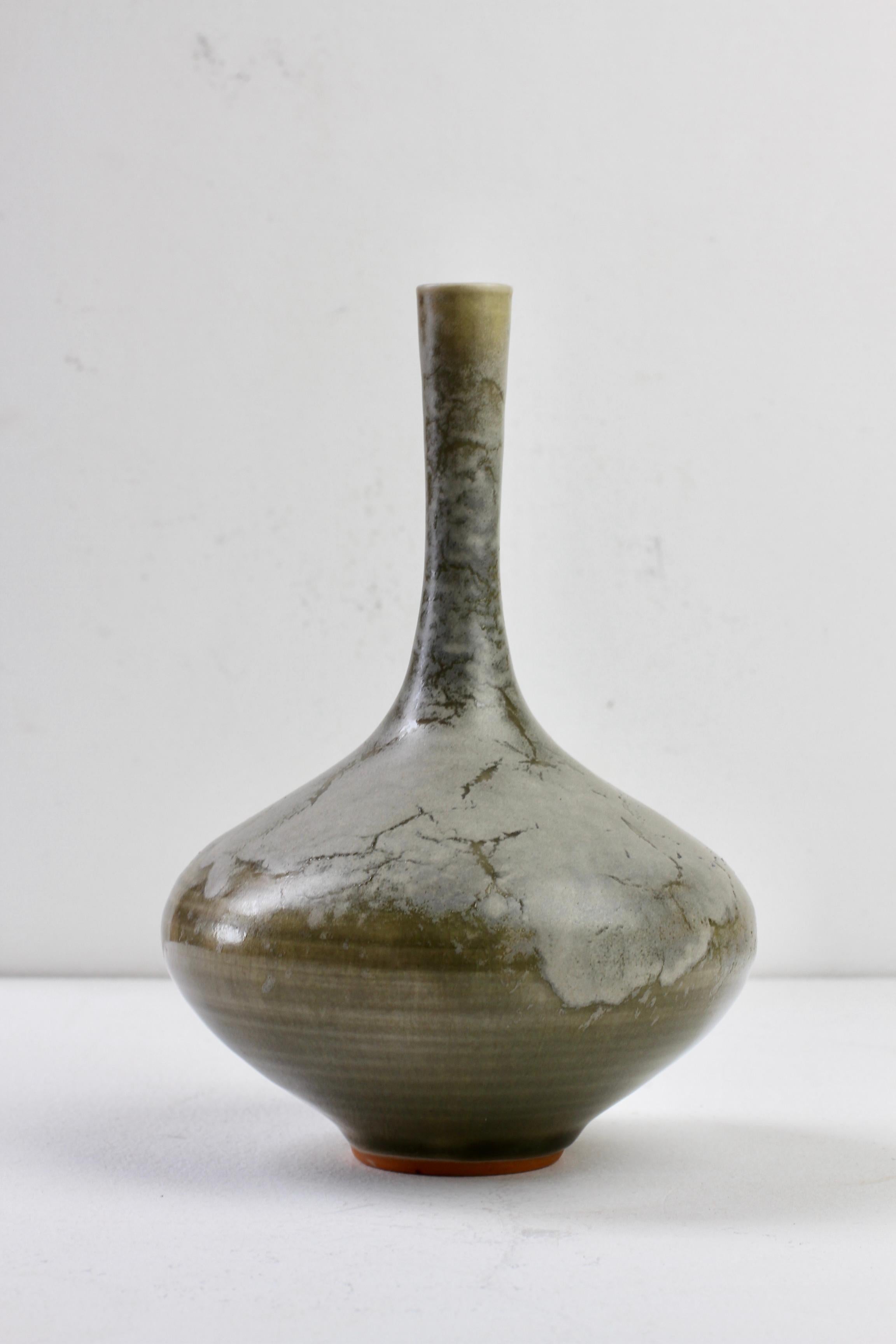 Argilla Vaso in Studio Pottery di Görge Hohlt, circa anni '70, realizzato a mano e smaltato. in vendita