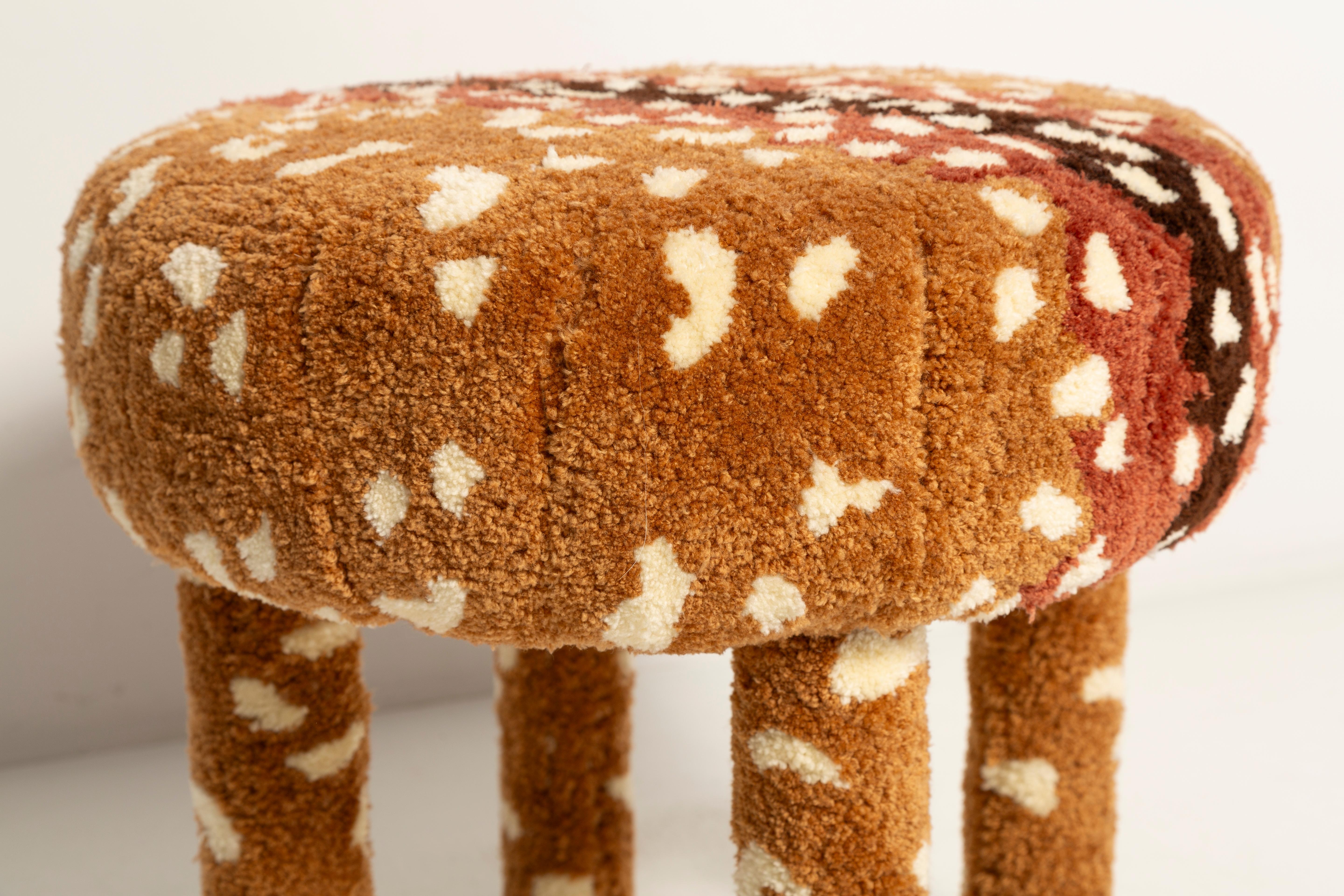 Polonais Tabouret Bambi Roe Deer en laine touffeté à la main, Europe, années 1960 en vente