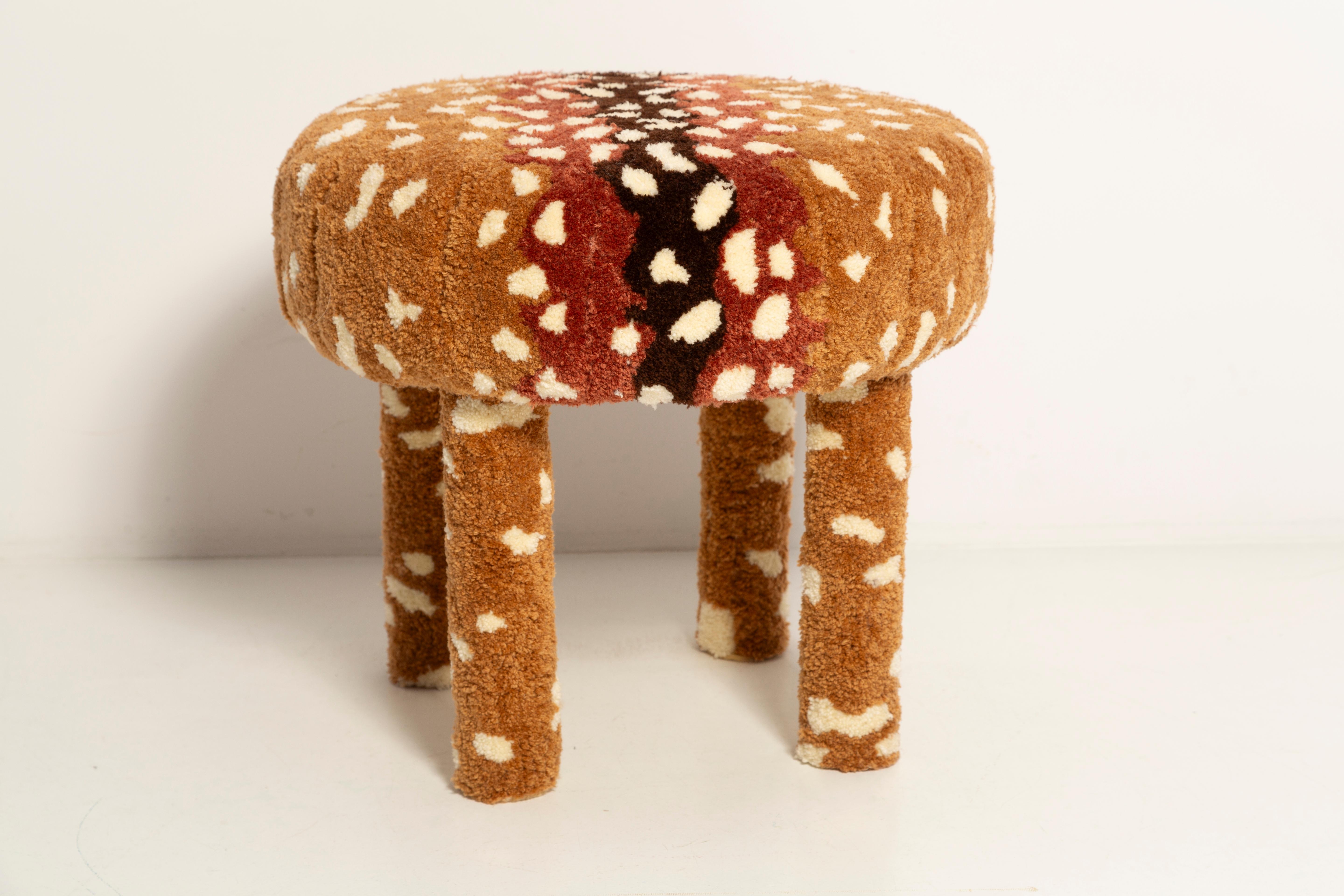 Tabouret Bambi Roe Deer en laine touffeté à la main, Europe, années 1960 Excellent état - En vente à 05-080 Hornowek, PL