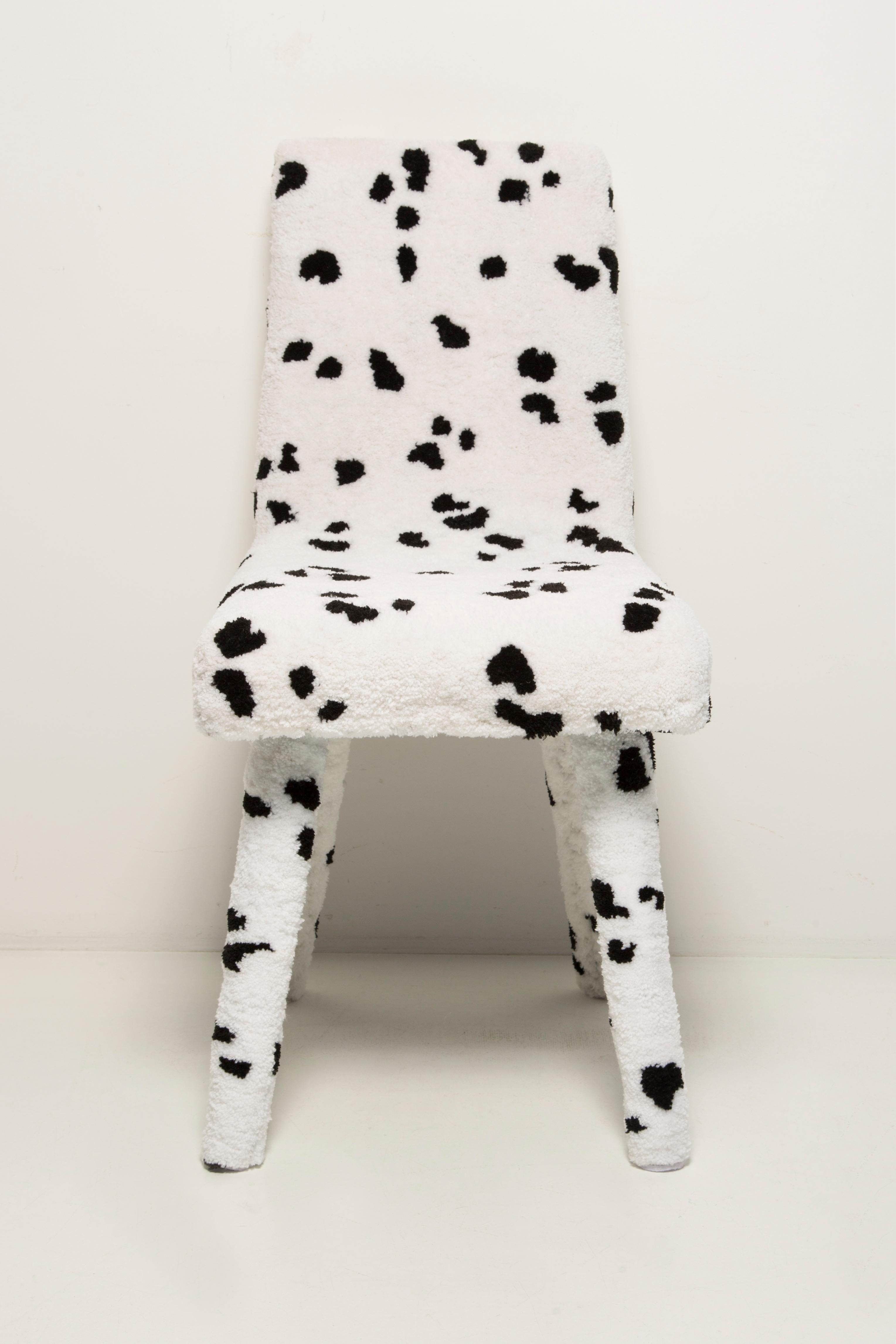 Mid Century Hand Tufting Cruella Dalmatiner Wolle, Rajmund Halas Stuhl, 1960er Jahre (Textil) im Angebot