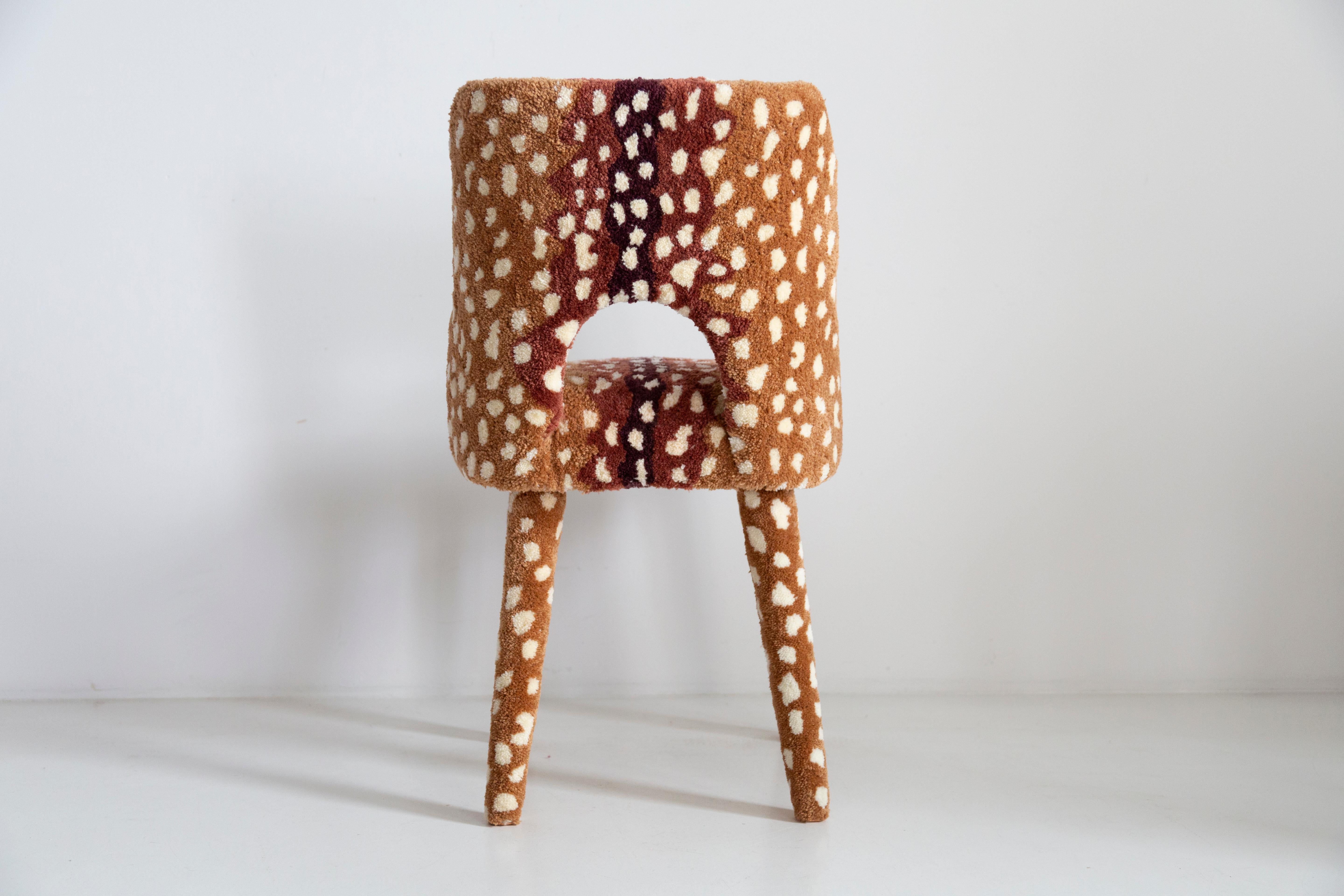 Chaise Bambi en laine de cerf touffetée à la main, Europe, années 1960 Excellent état - En vente à 05-080 Hornowek, PL