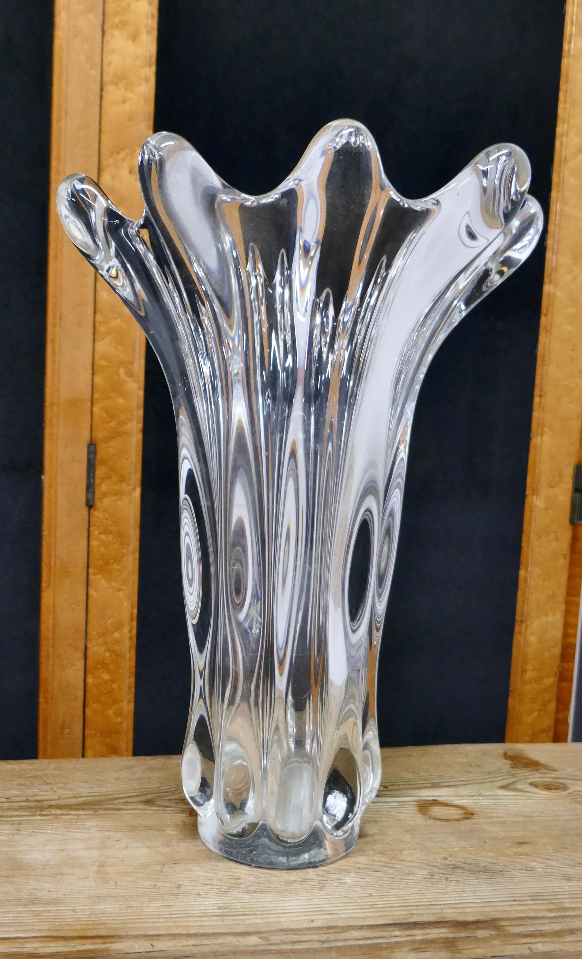 Midcentury Hand Blown Crystal Vase by Art Vannes In Good Condition For Sale In Chillerton, Isle of Wight