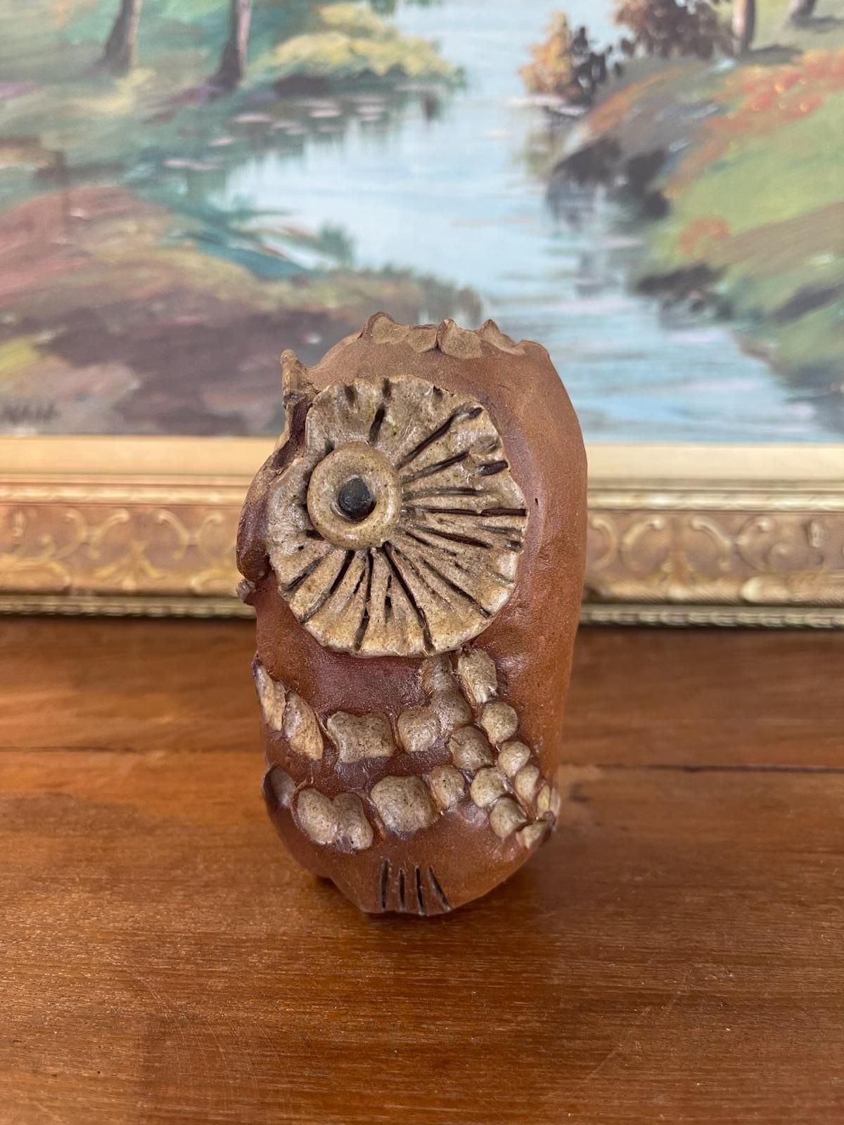 Sculpture de hibou en Studio Pottery du milieu du siècle avec glaçure texturée Bon état - En vente à Seattle, WA