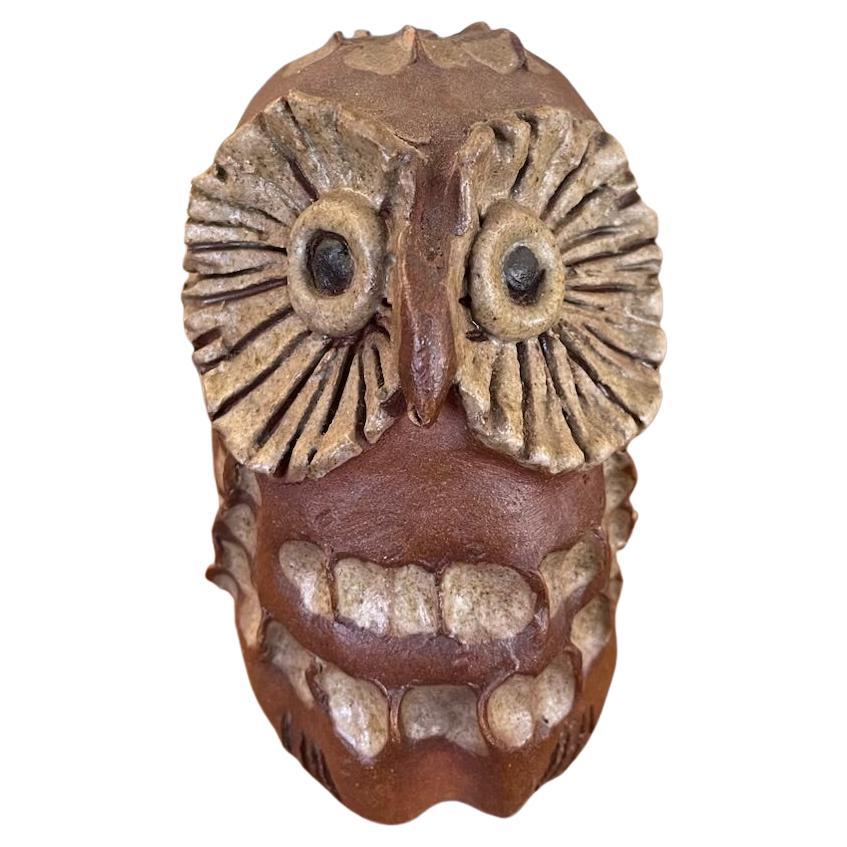 Sculpture de hibou en Studio Pottery du milieu du siècle avec glaçure texturée en vente