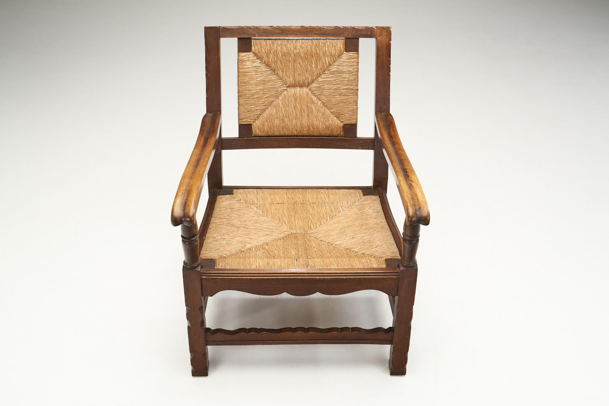 Mid-Century Handcrafted Wood and Woven Straw Armchairs, Europa ca 1950s (Europäisch) im Angebot