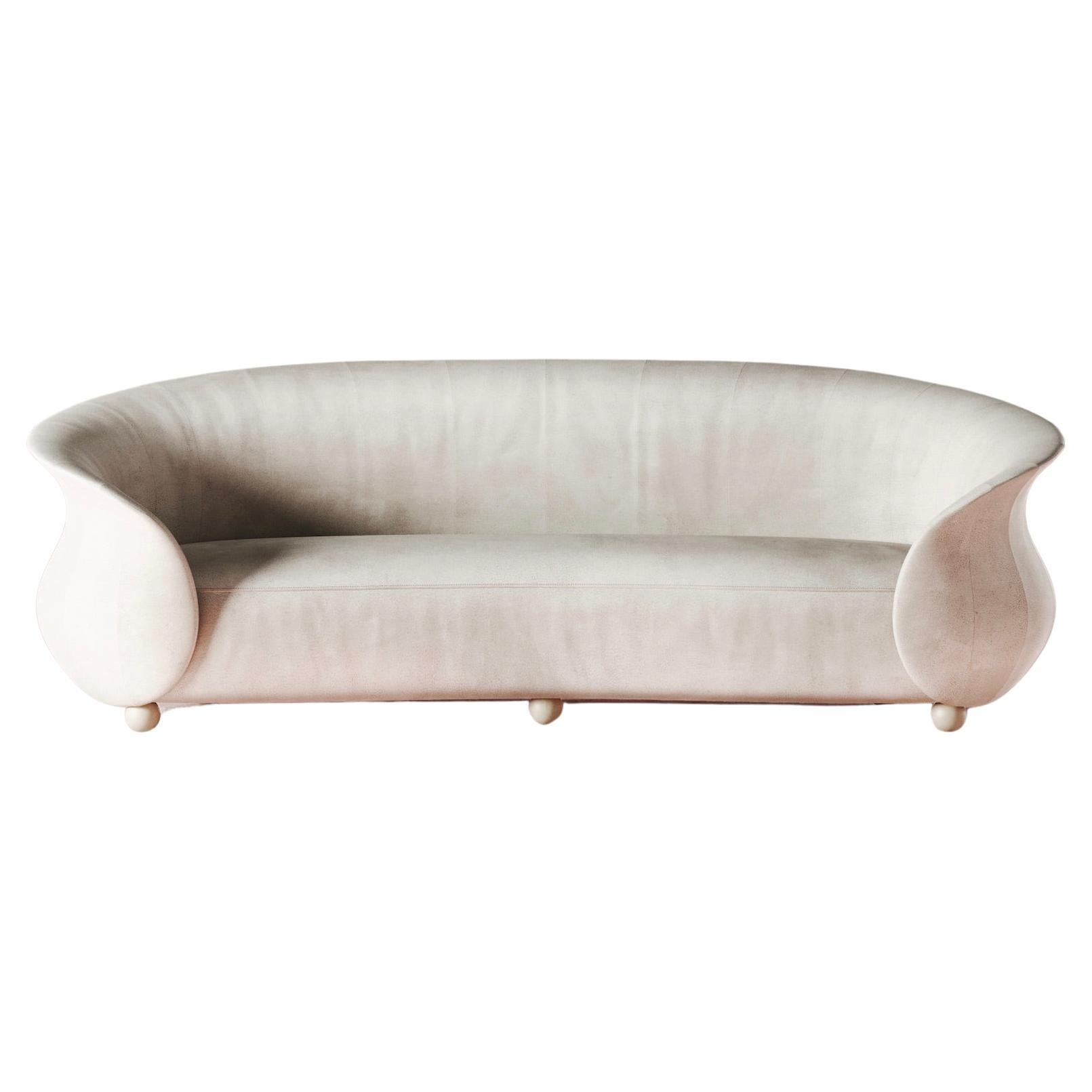 Mid Century Handmade Exceptional Design Curved Verona Sofa (canapé incurvé Vérone) en vente